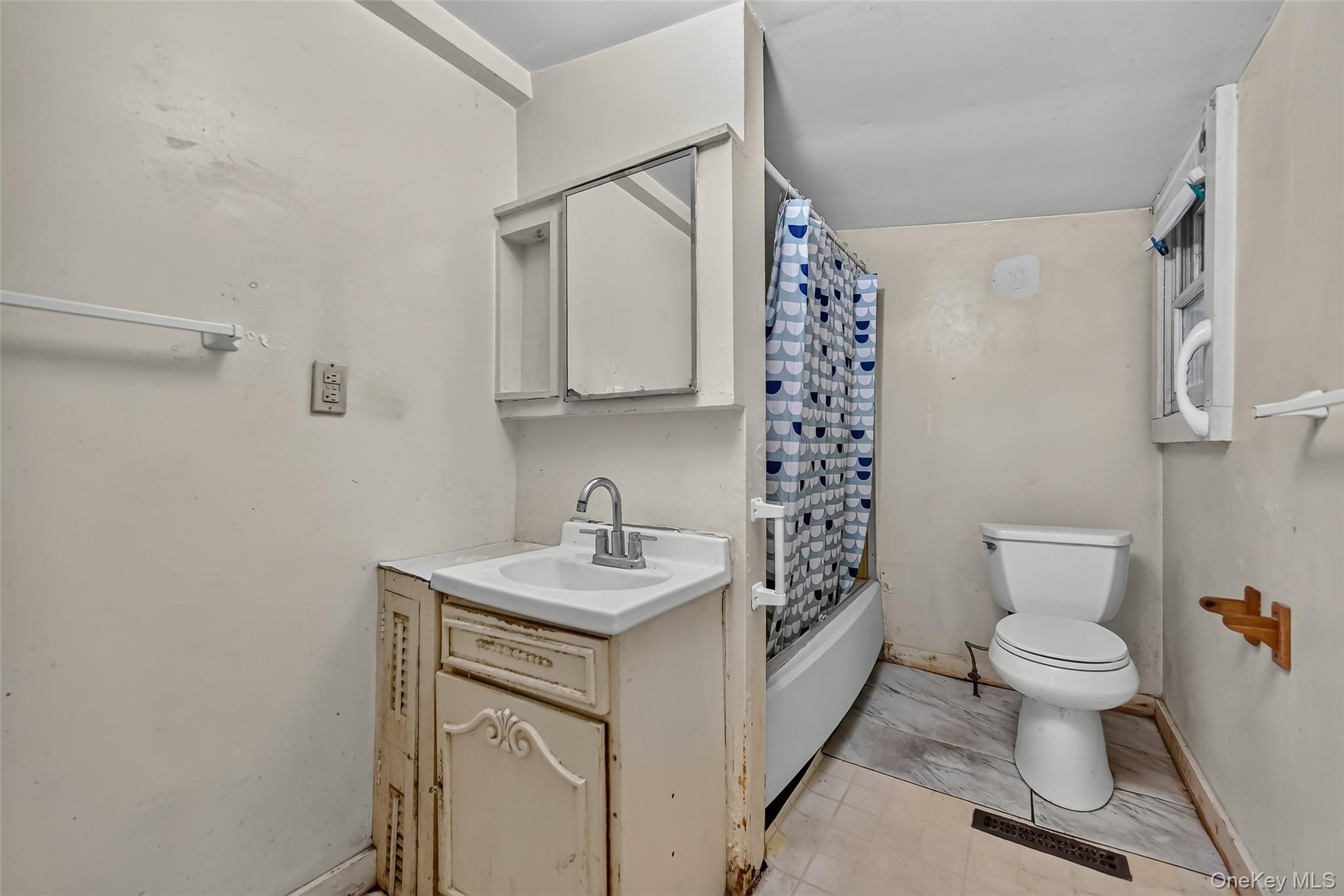4 Benview Road Property Photo 19