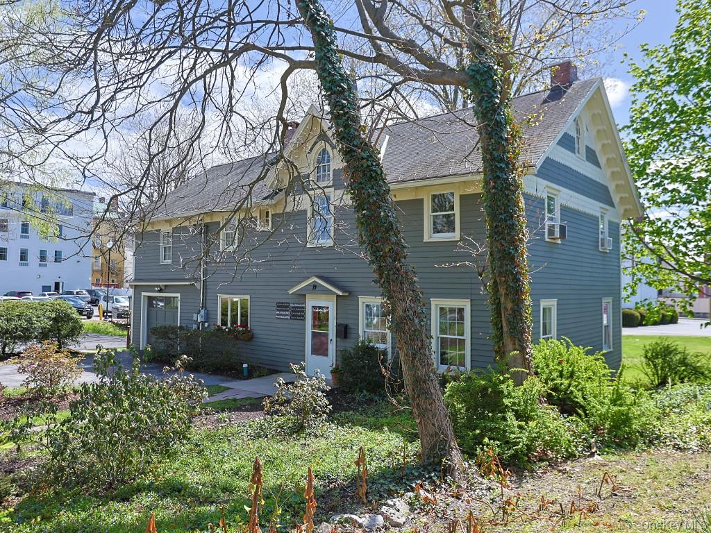 19 Hill Street Property Photo 3