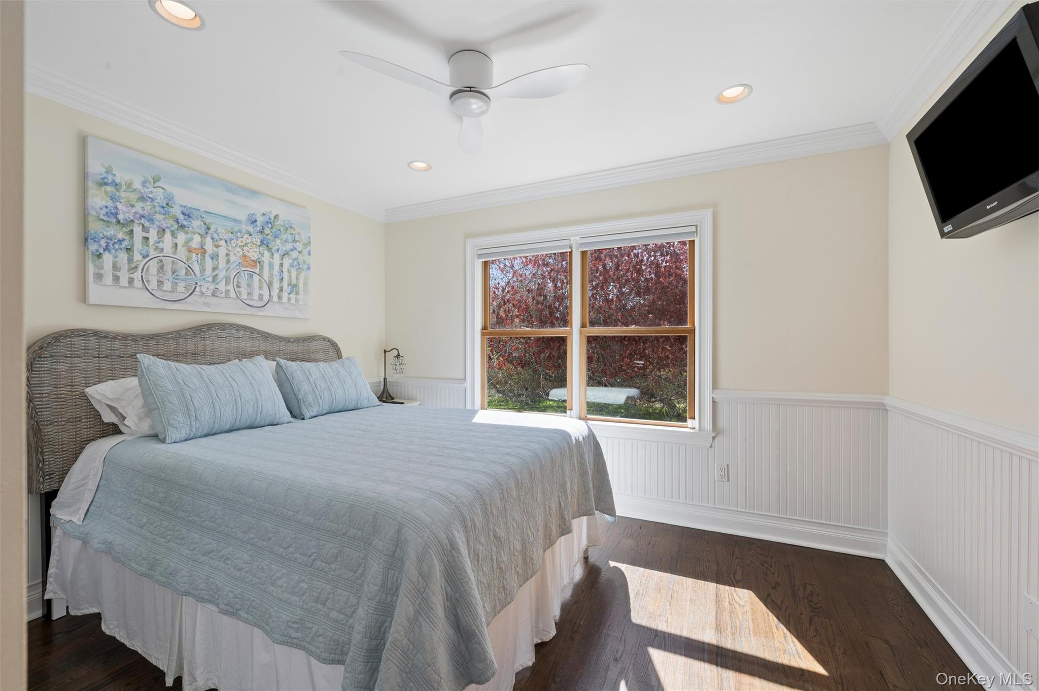 111 S Country Road Property Photo 19