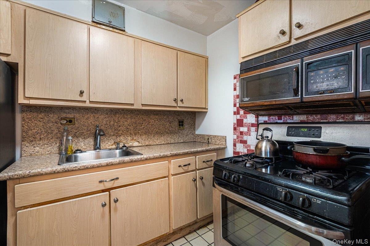 147-44 Village Road 87d Property Photo 9