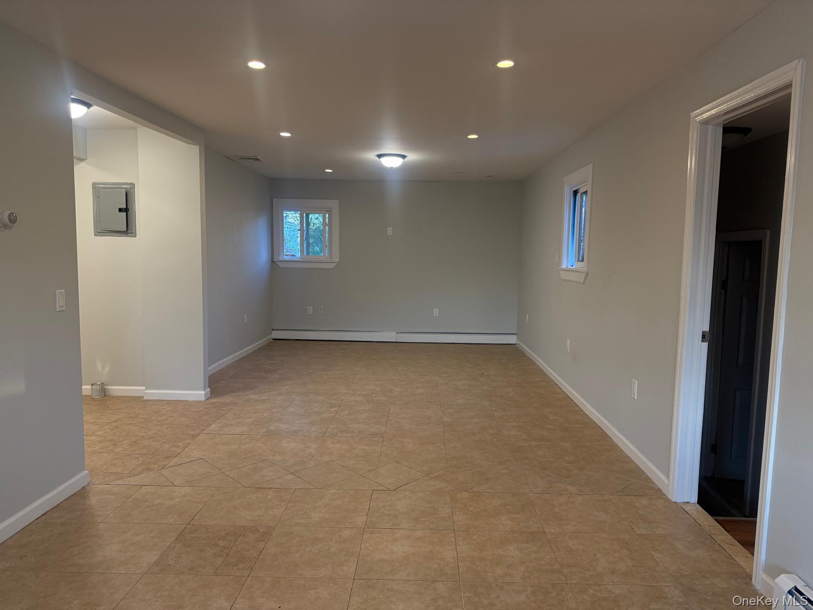 675 S Long Beach Avenue Property Photo 4