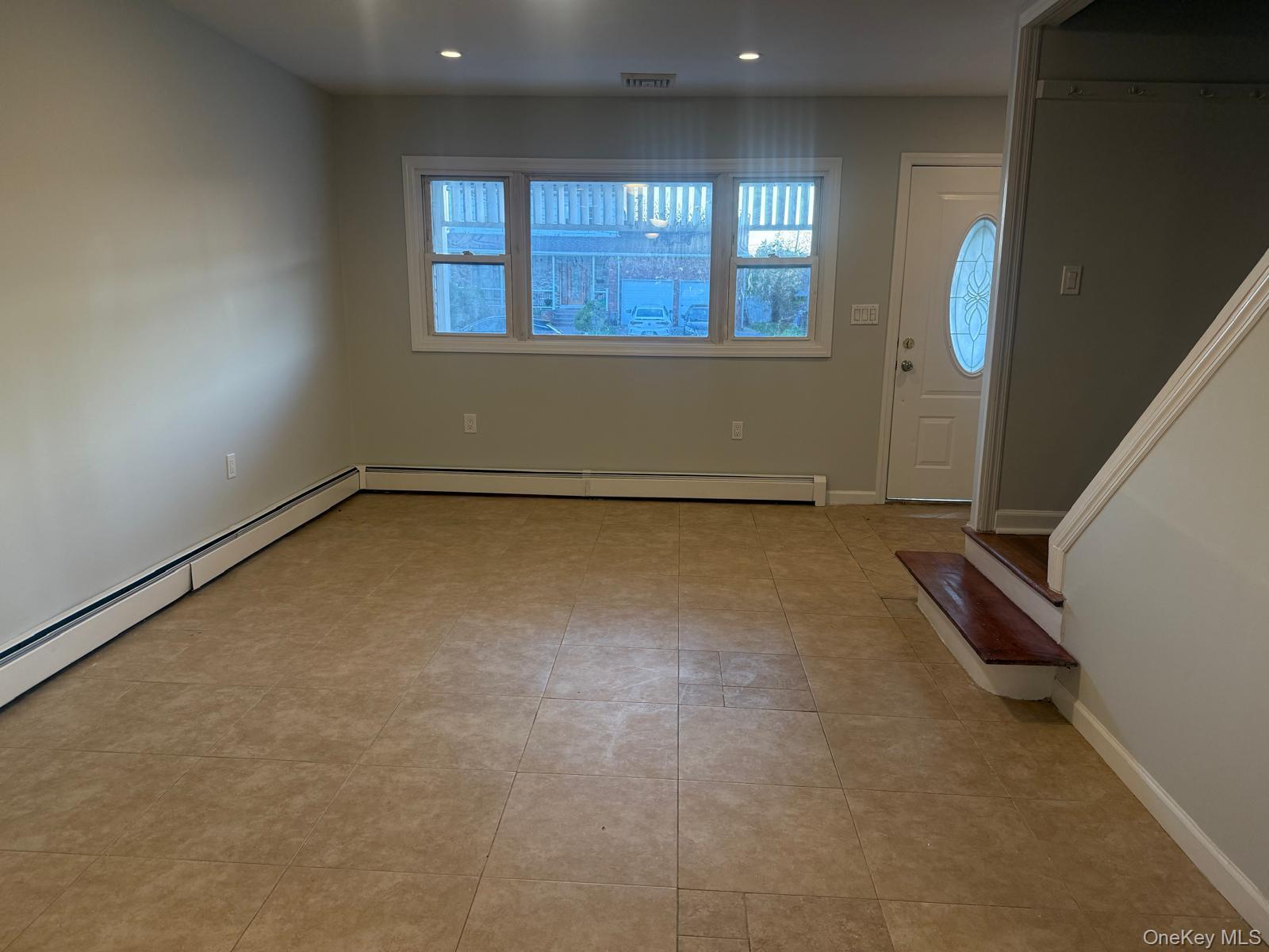 675 S Long Beach Avenue Property Photo 5