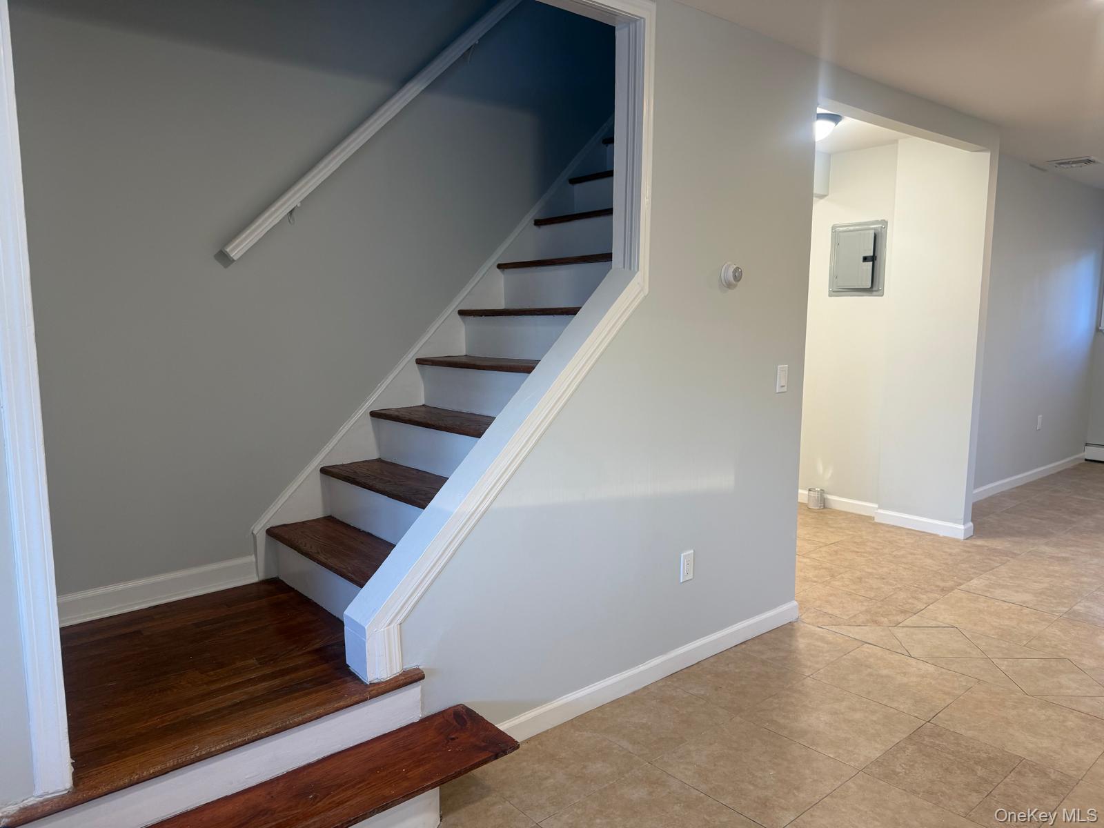 675 S Long Beach Avenue Property Photo 6