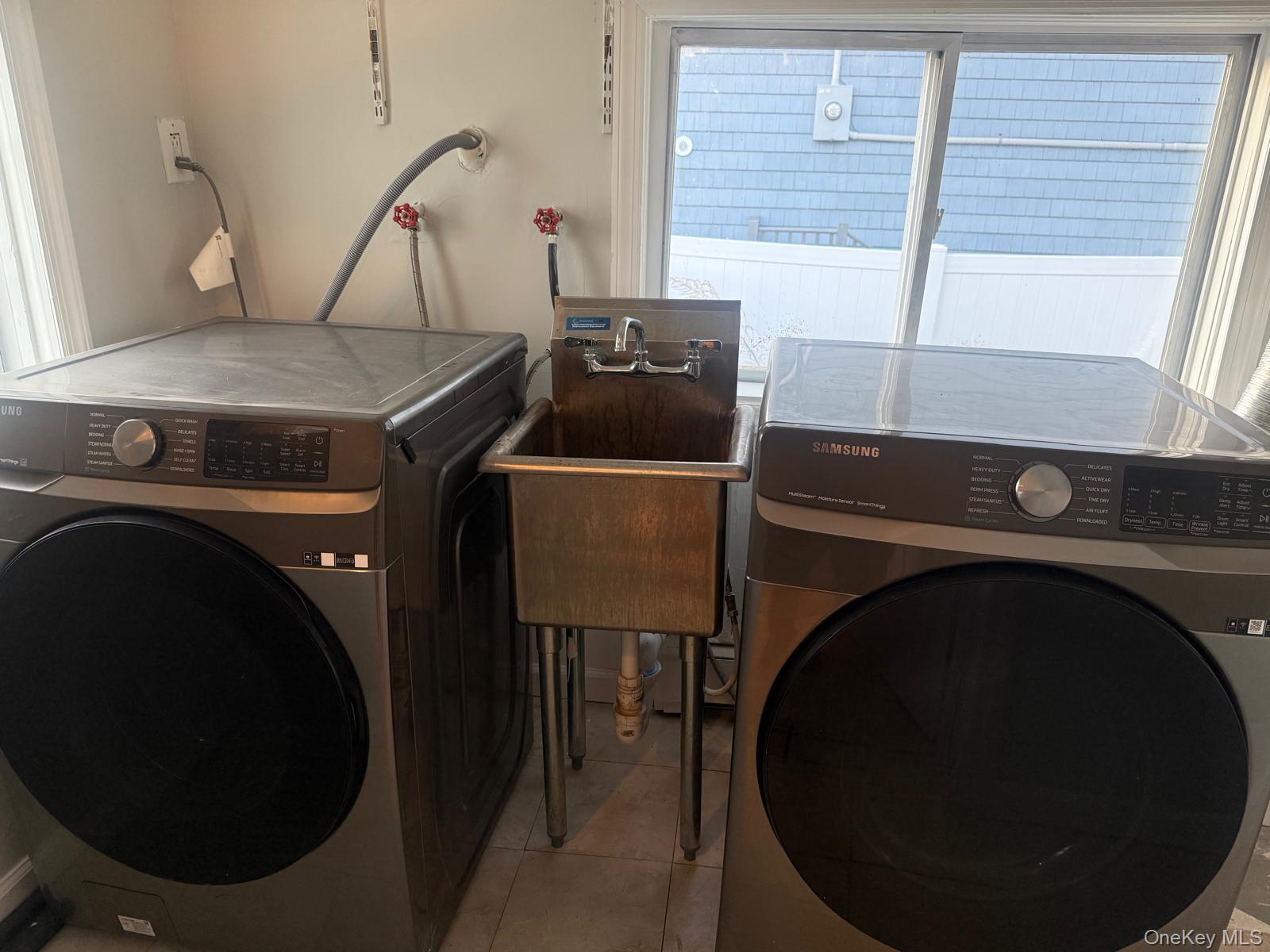 675 S Long Beach Avenue Property Photo 10