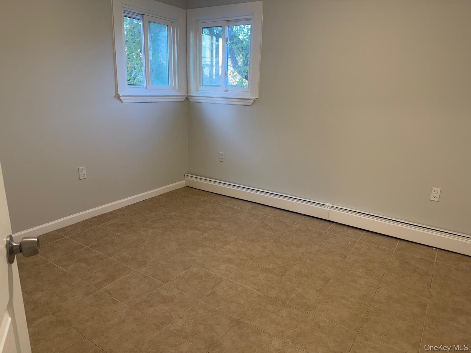 675 S Long Beach Avenue Property Photo 11