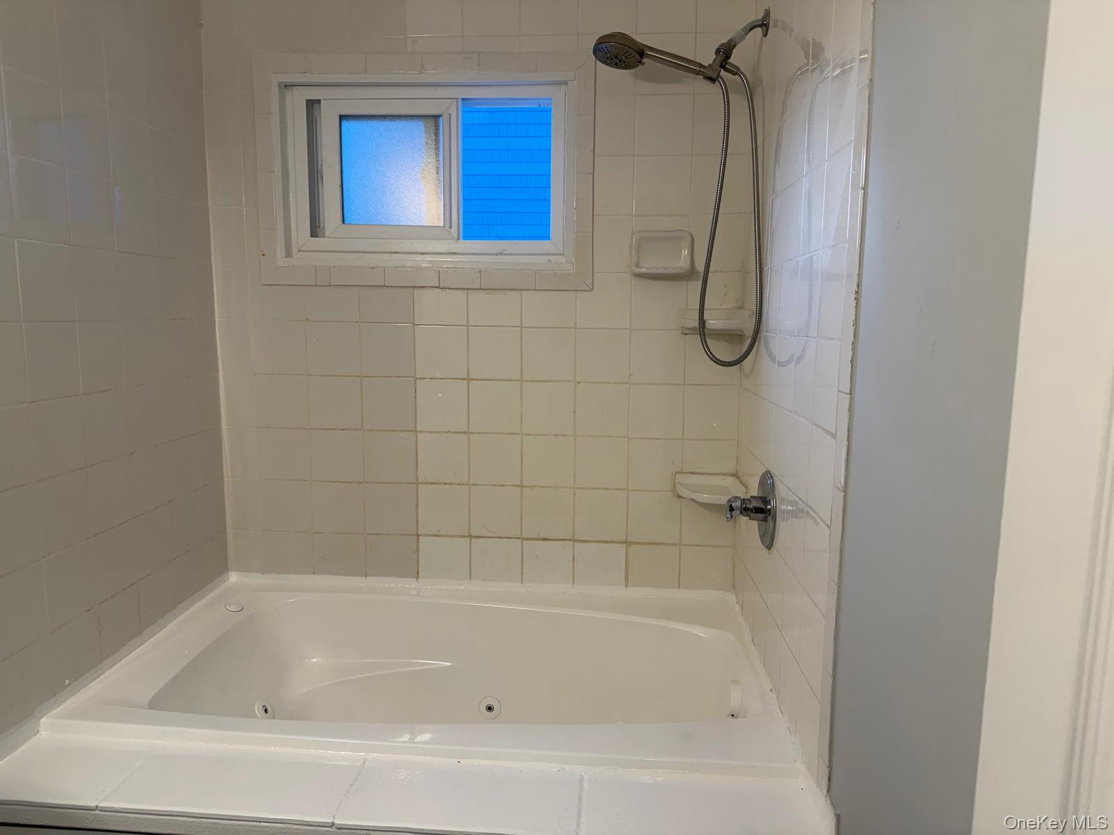 675 S Long Beach Avenue Property Photo 14