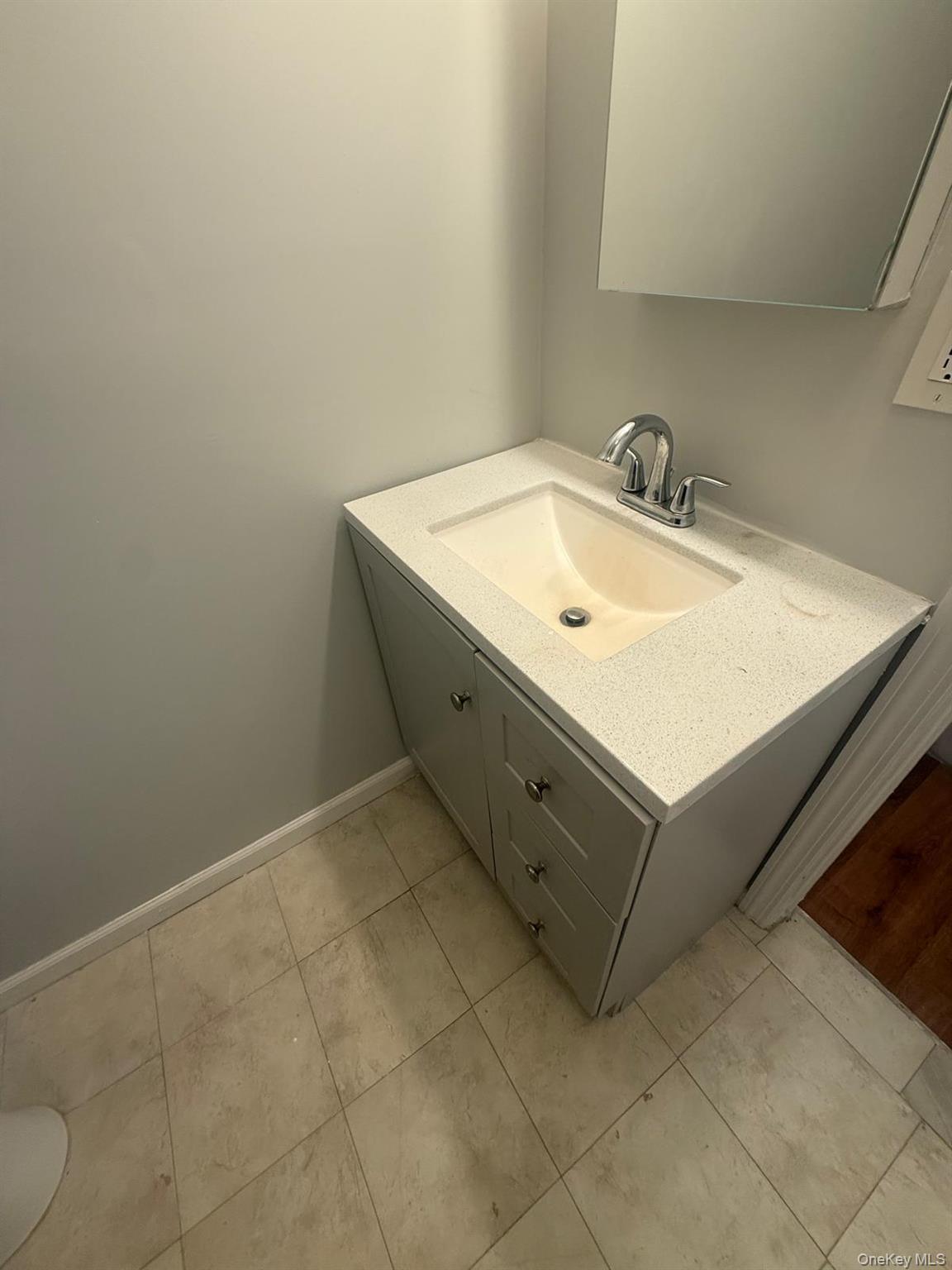 675 S Long Beach Avenue Property Photo 16