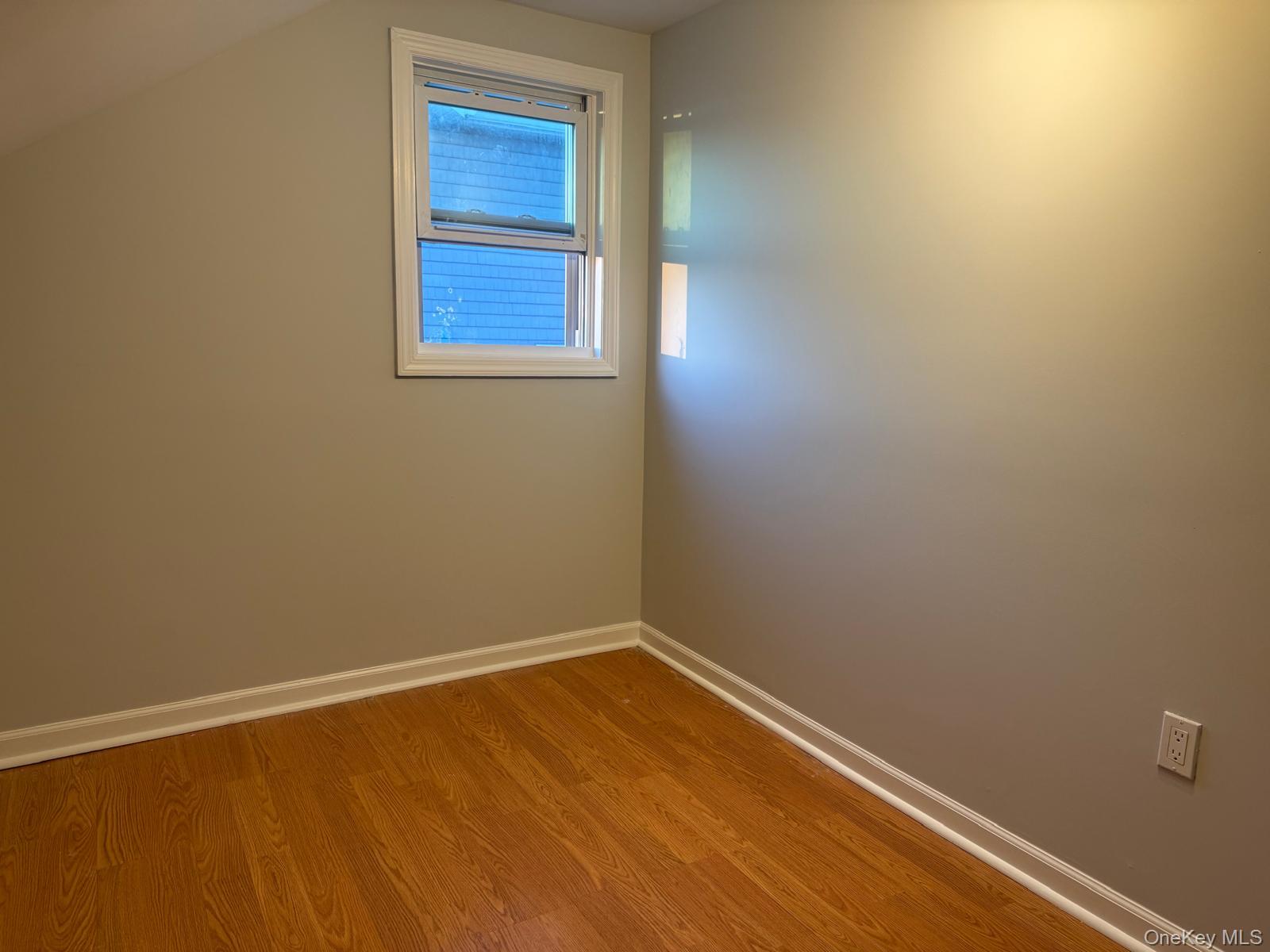 675 S Long Beach Avenue Property Photo 19