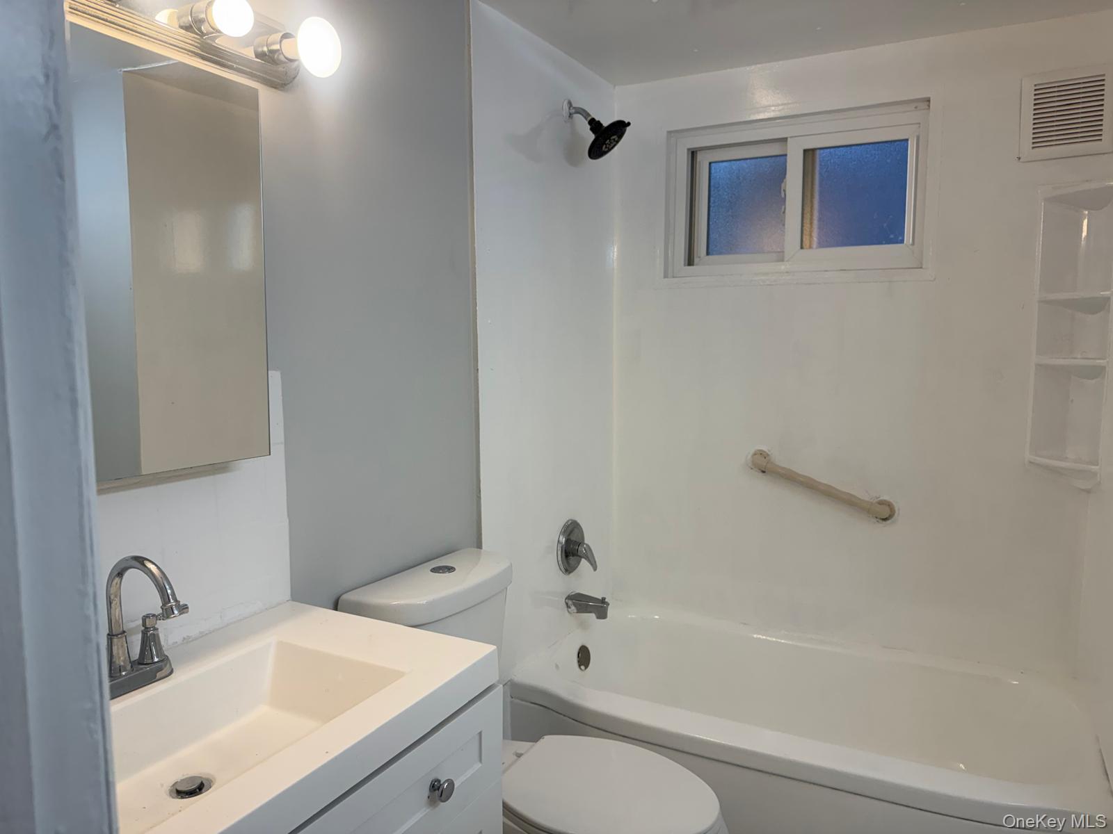 675 S Long Beach Avenue Property Photo 20
