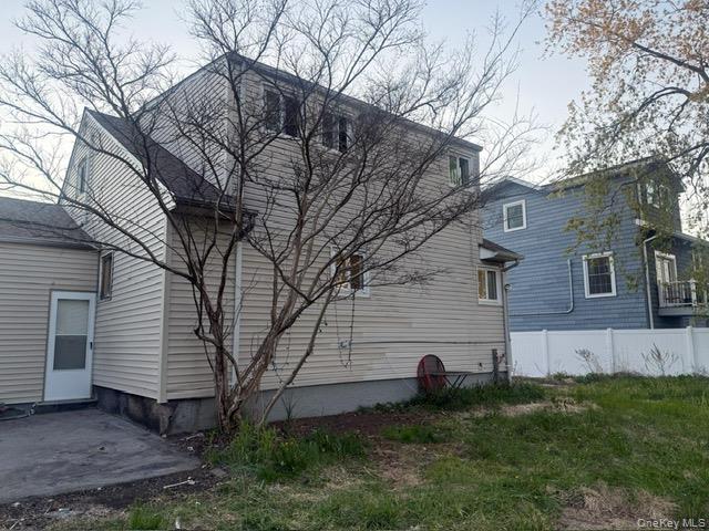 675 S Long Beach Avenue Property Photo 27