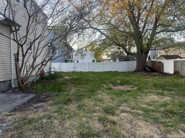 675 S Long Beach Avenue Property Photo 28