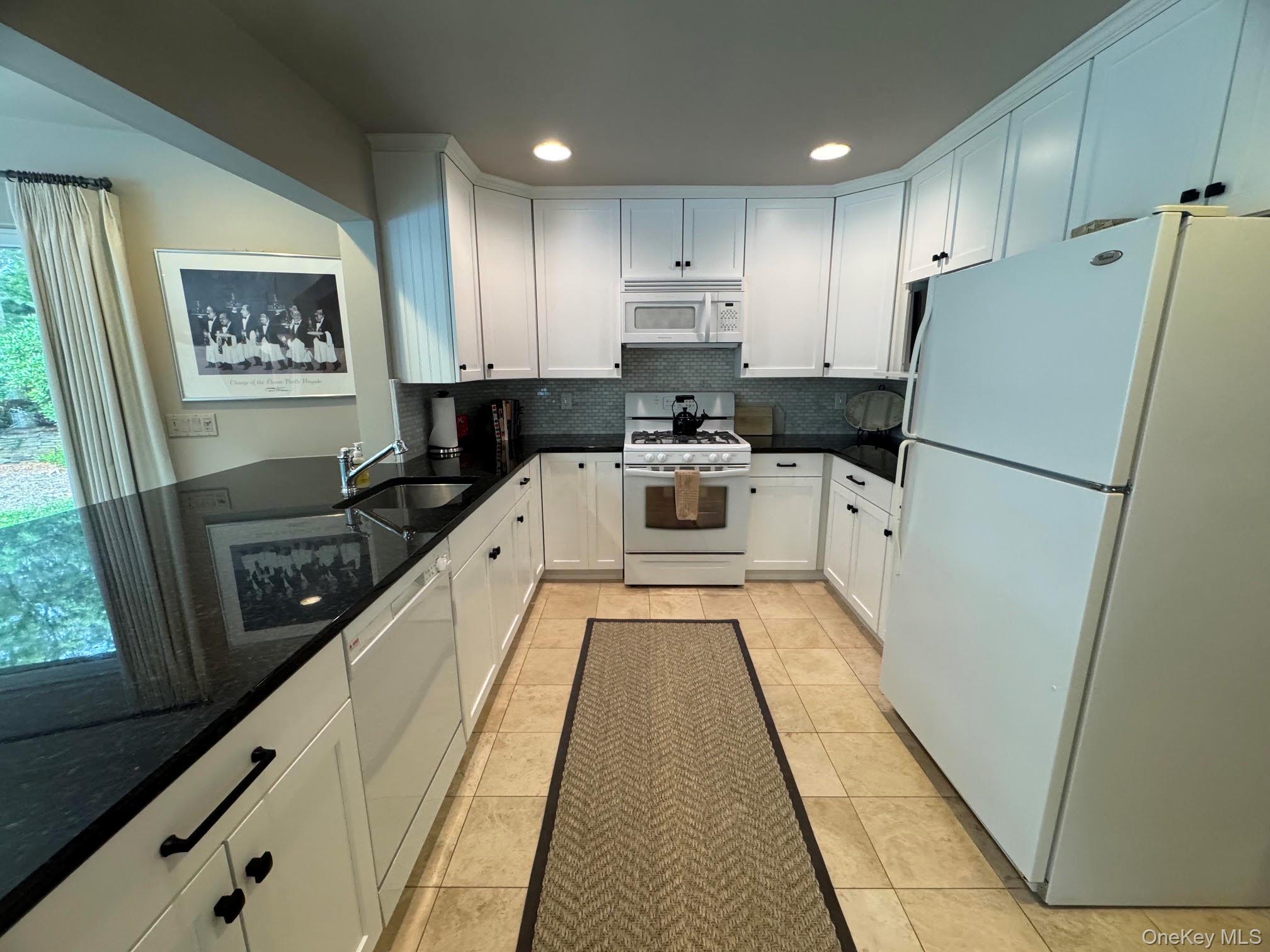 4 Lakewood Lane Property Photo 11