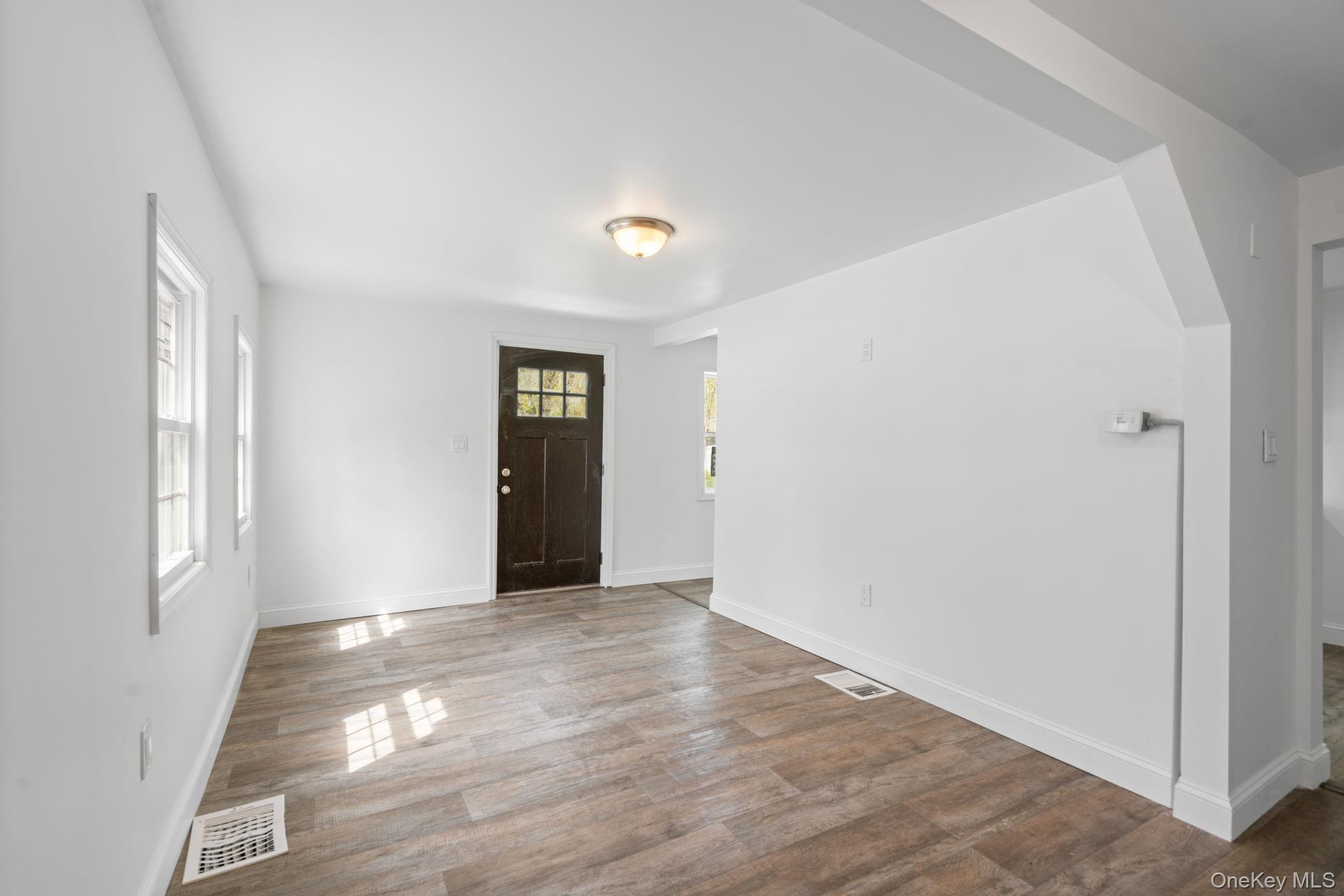 637 Violet Avenue Property Photo 4