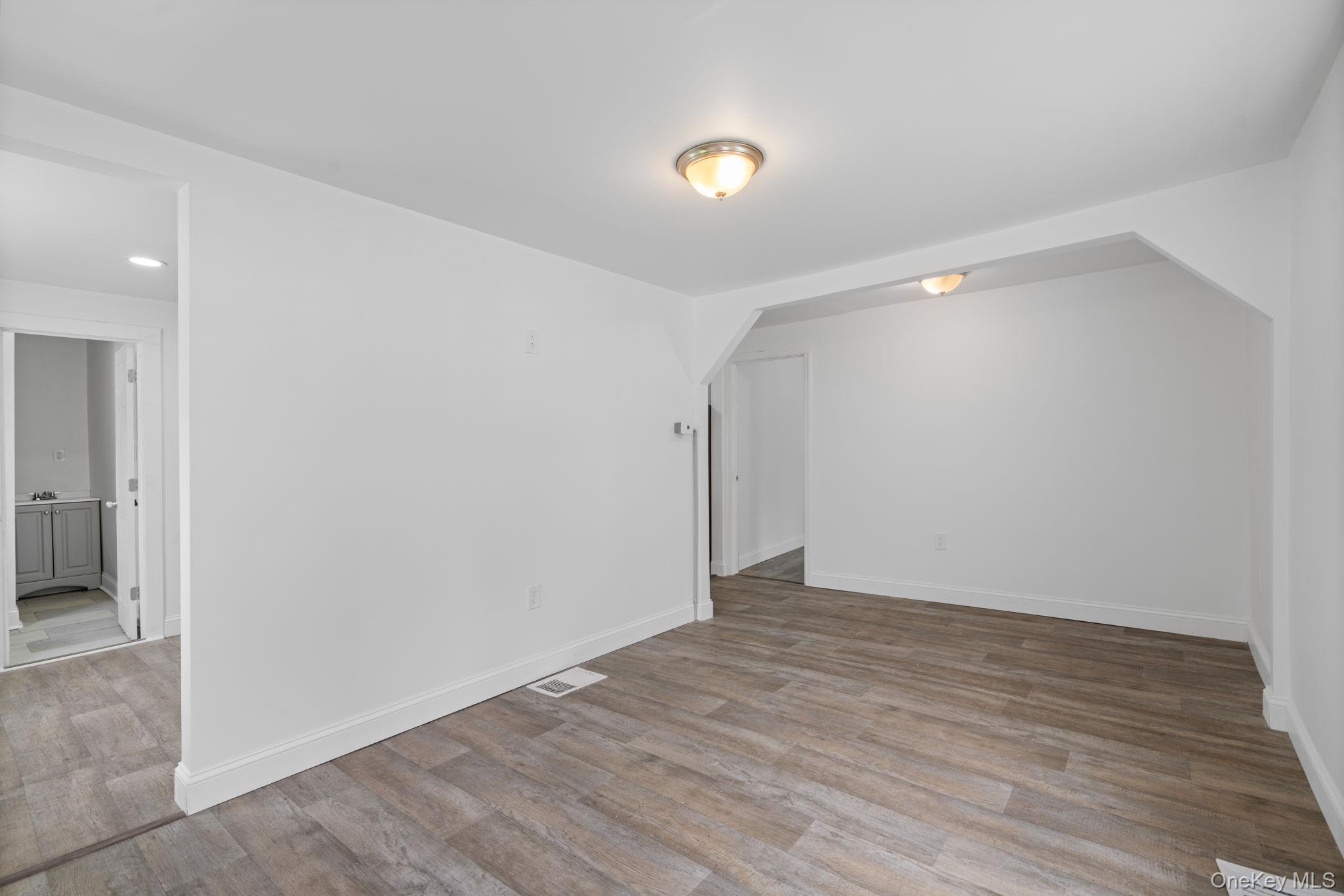 637 Violet Avenue Property Photo 6