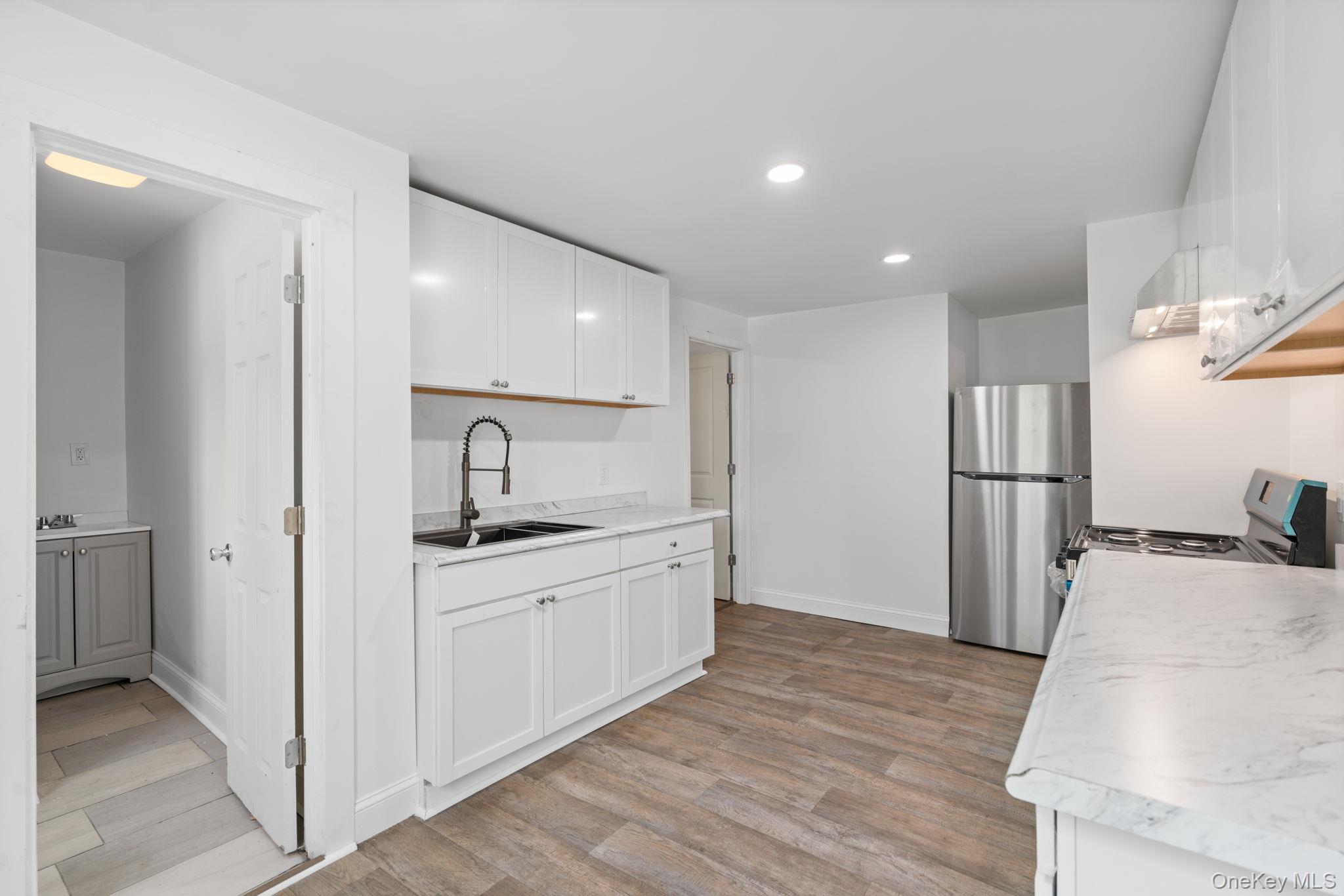 637 Violet Avenue Property Photo 8