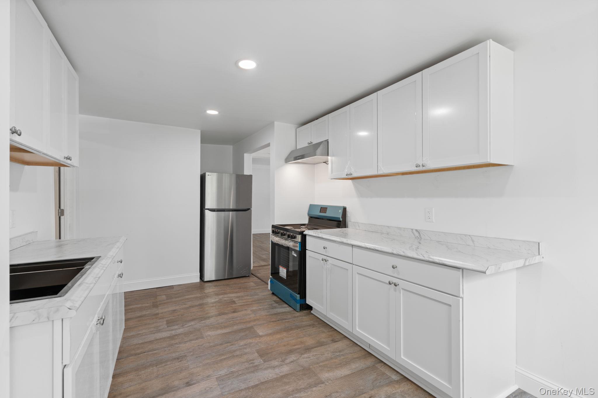 637 Violet Avenue Property Photo 9