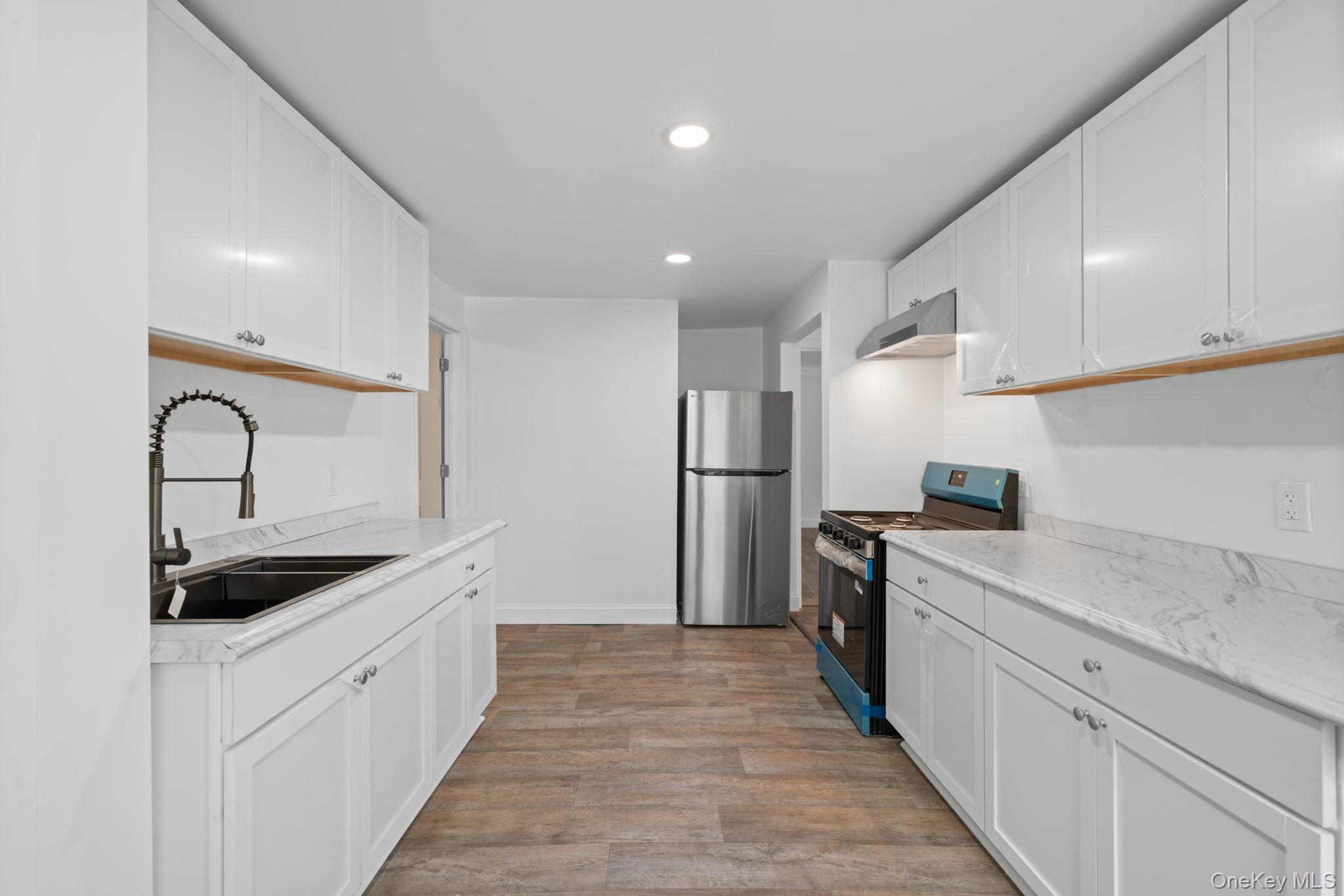 637 Violet Avenue Property Photo 10