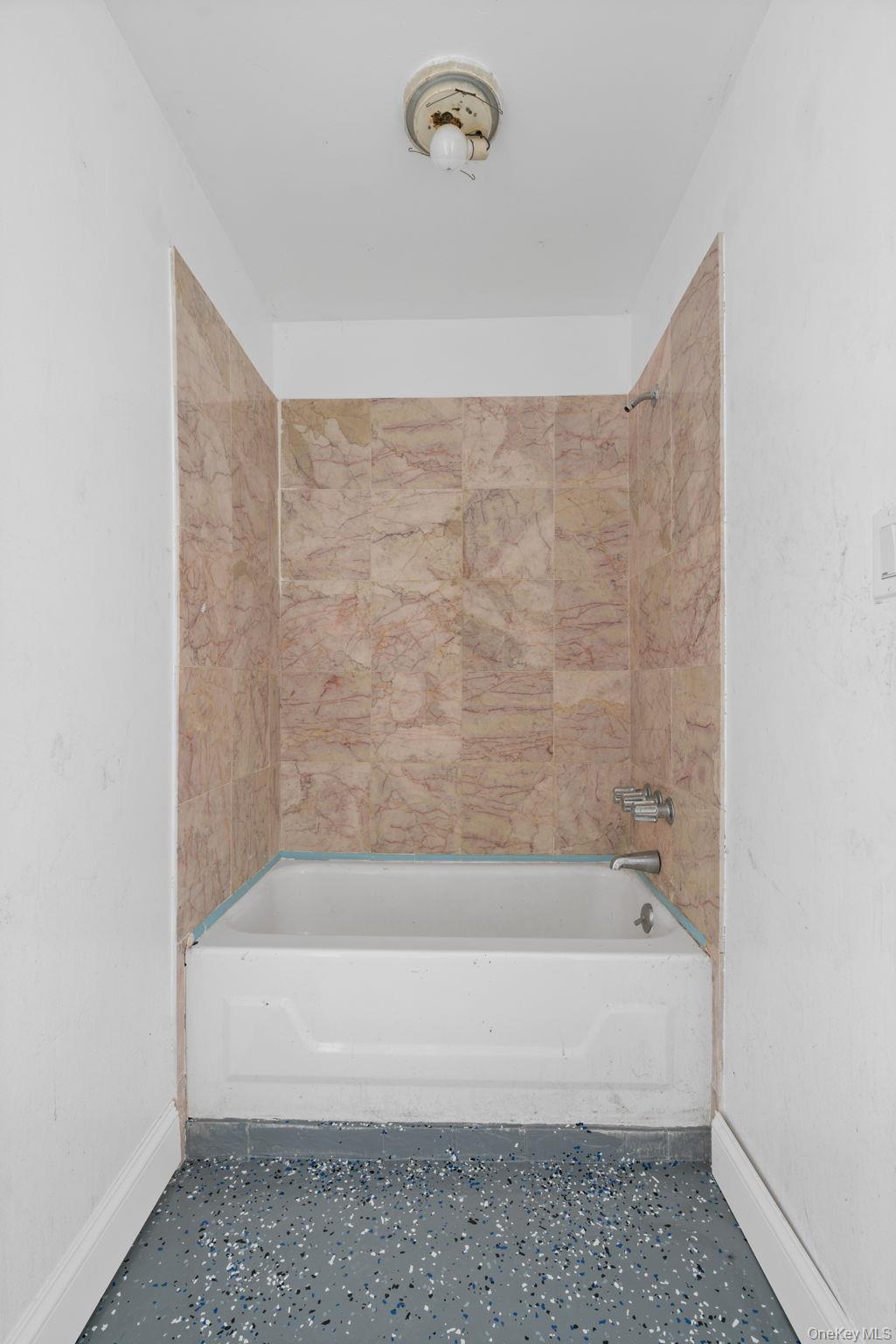 637 Violet Avenue Property Photo 28