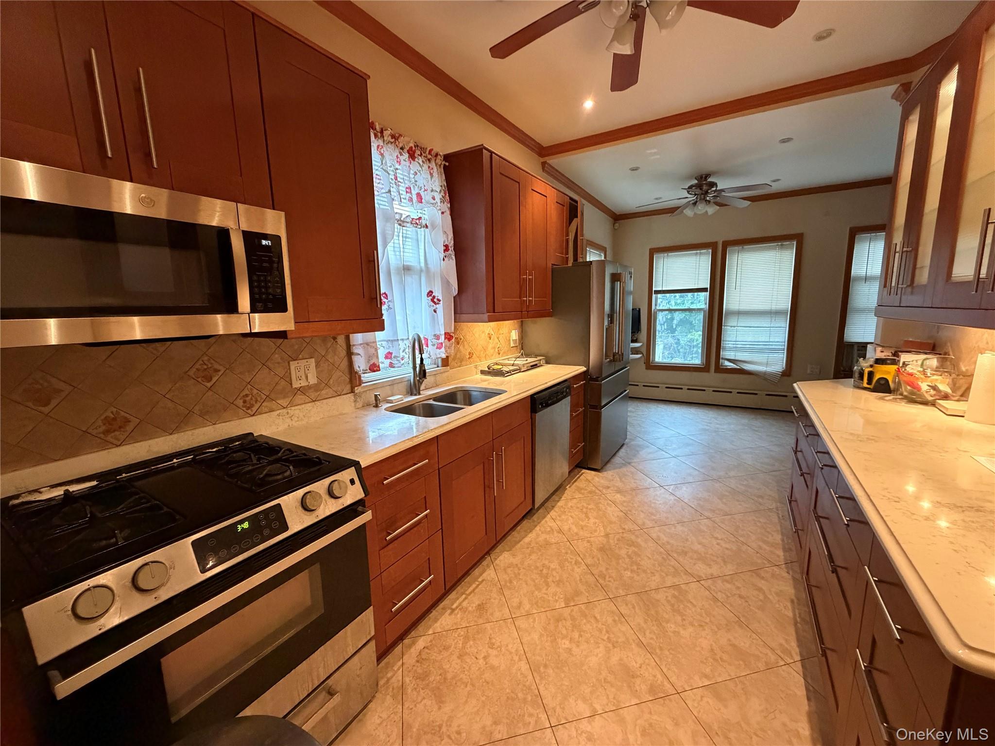 1871 Matthews Avenue Property Photo 6