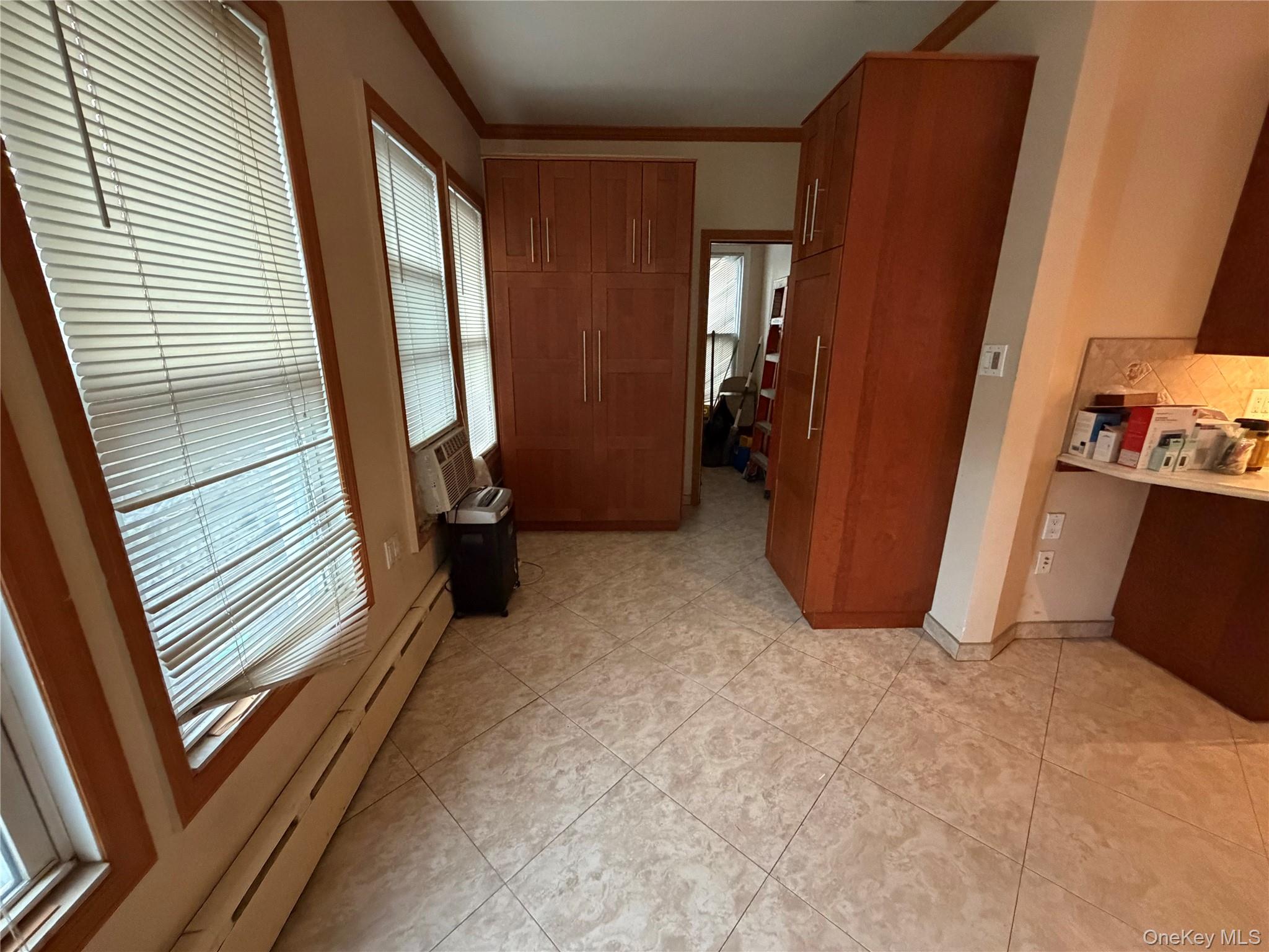 1871 Matthews Avenue Property Photo 8