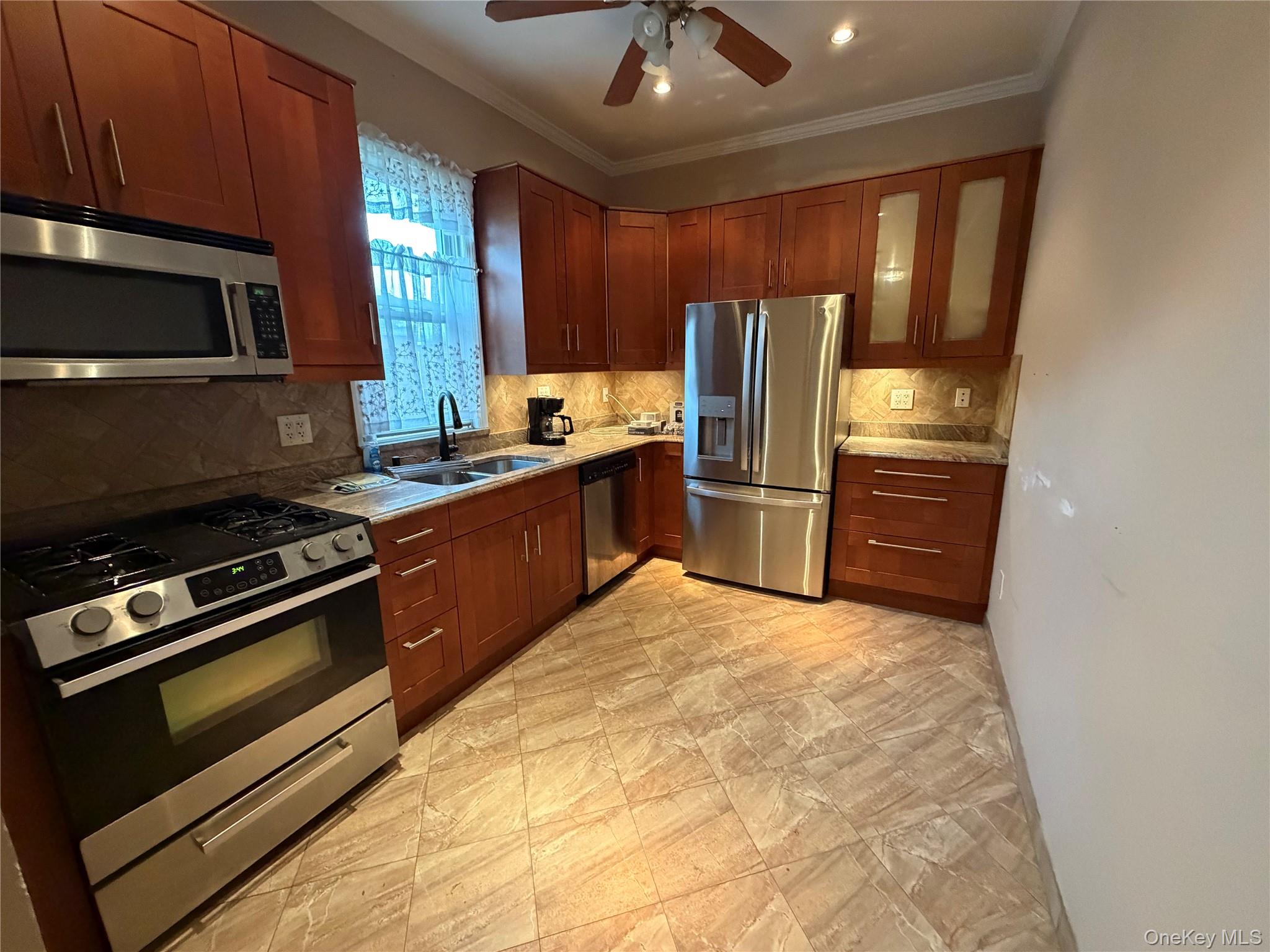 1871 Matthews Avenue Property Photo 17