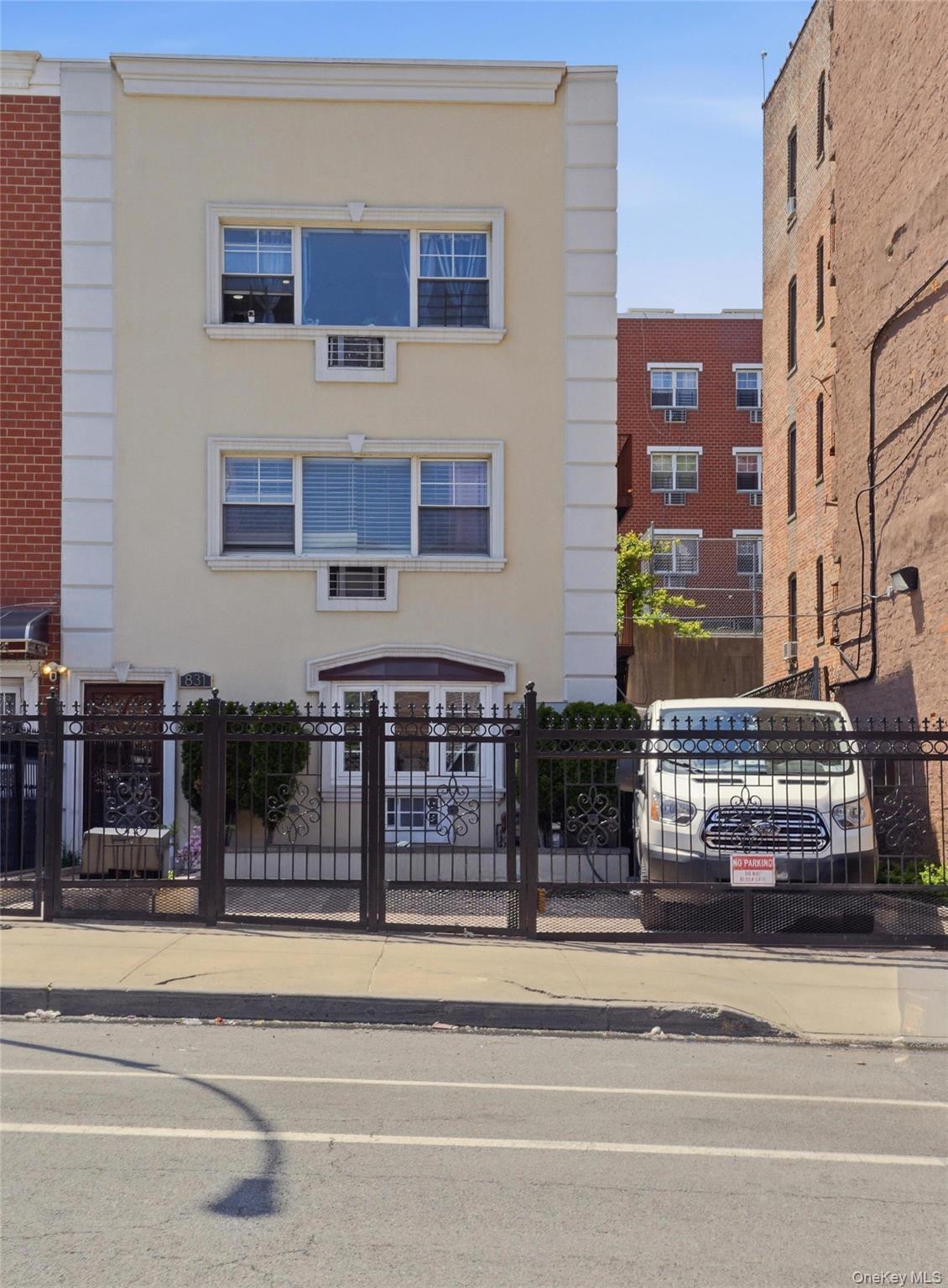831 Longfellow Avenue Property Photo 1