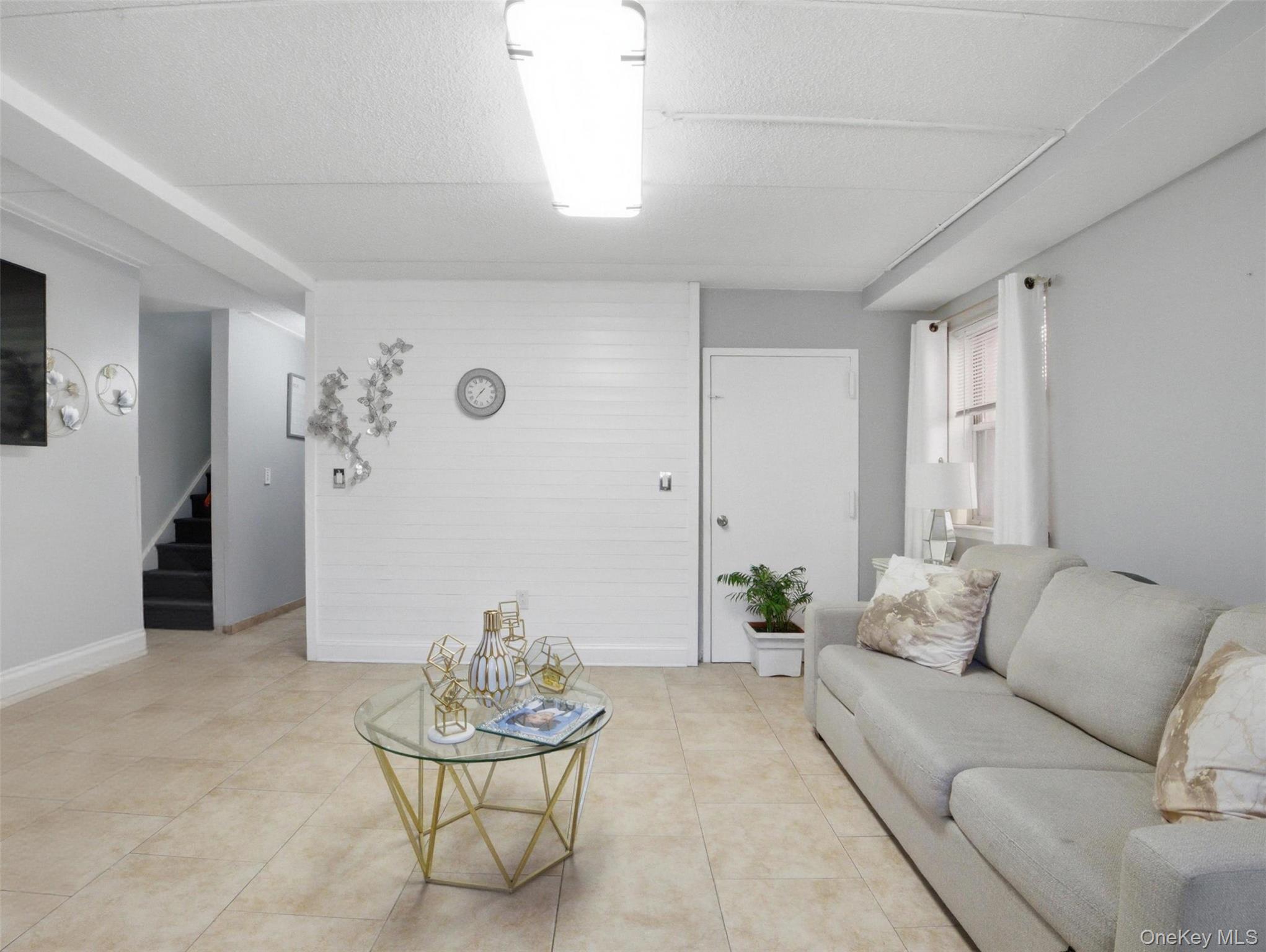 831 Longfellow Avenue Property Photo 2