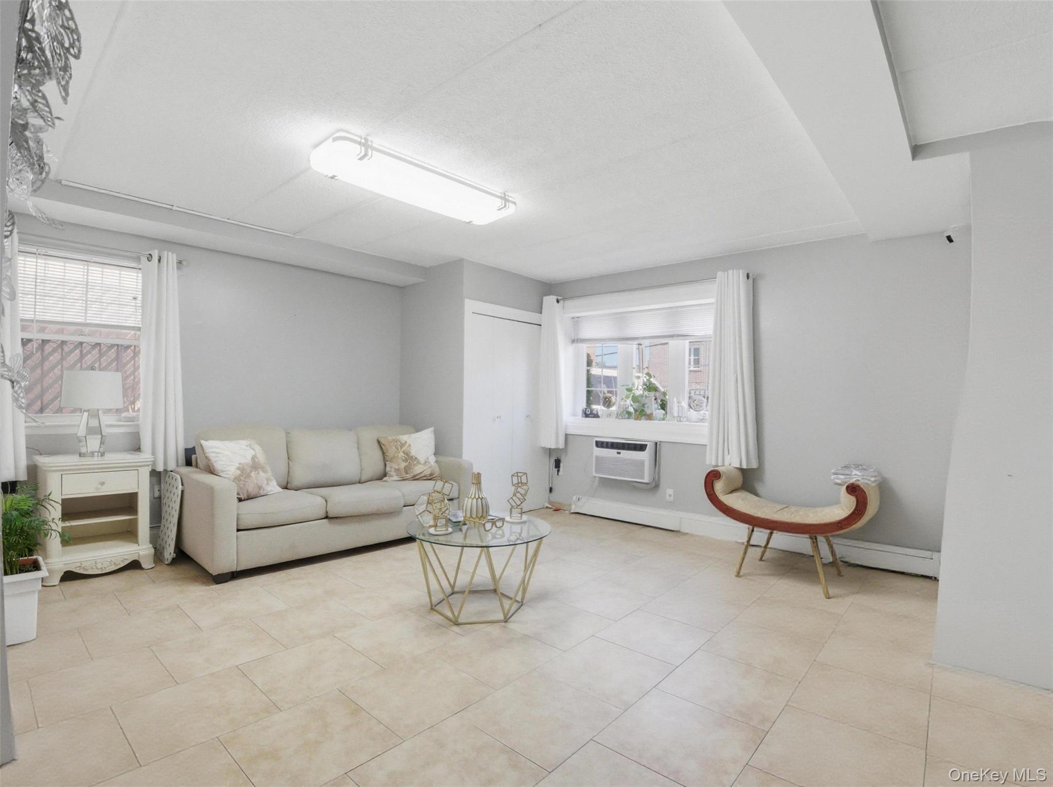831 Longfellow Avenue Property Photo 3