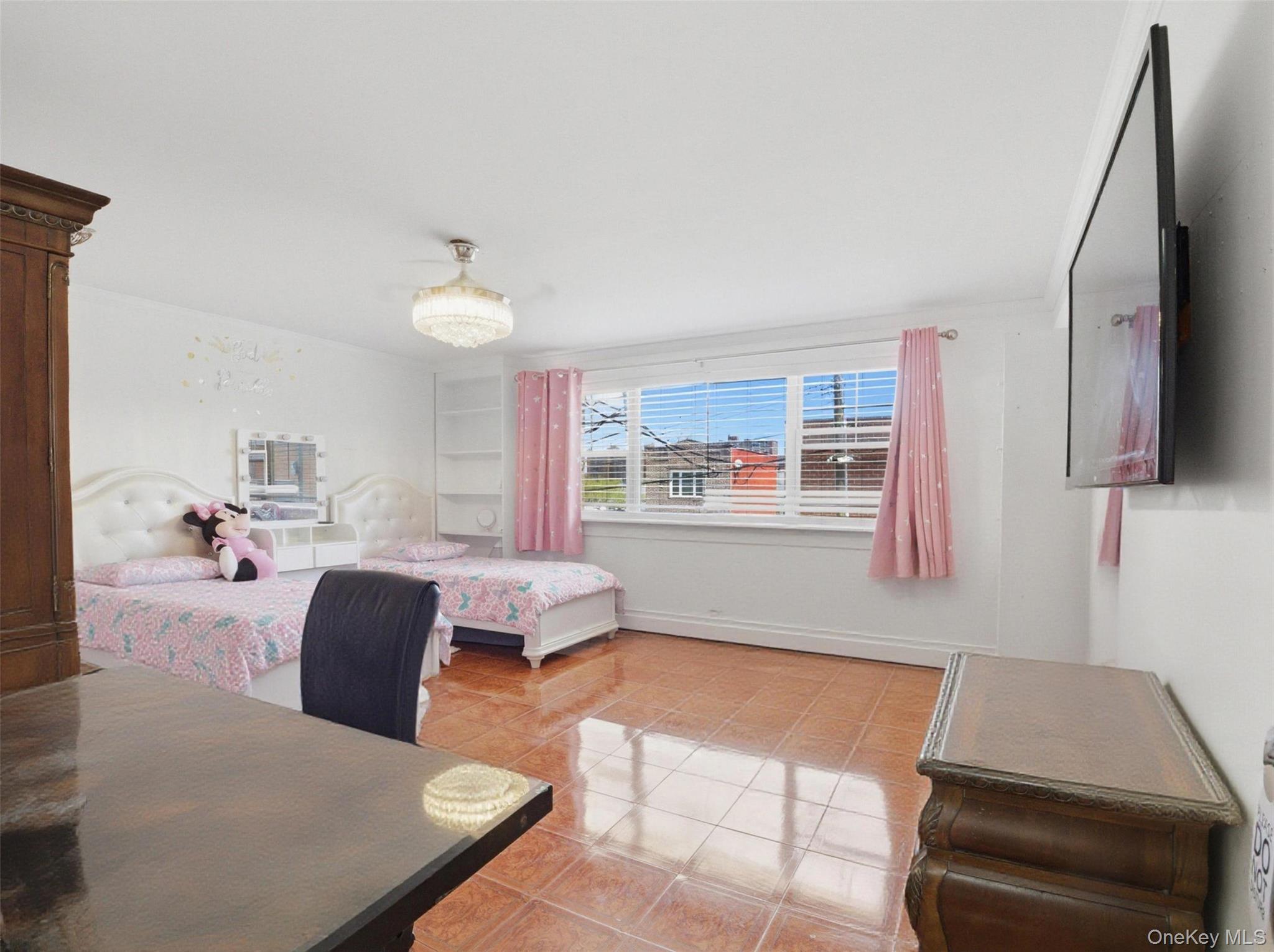 831 Longfellow Avenue Property Photo 7