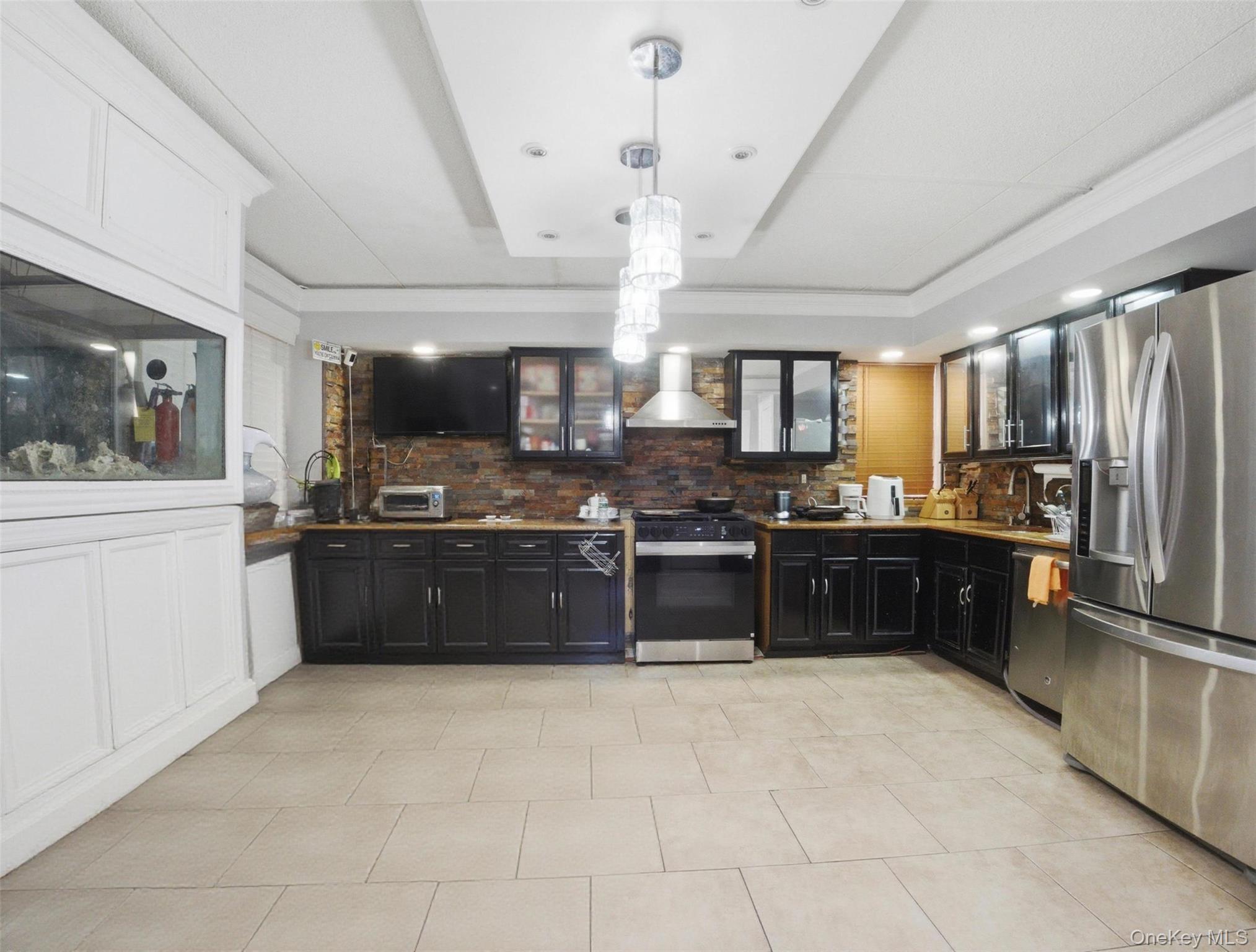 831 Longfellow Avenue Property Photo 14