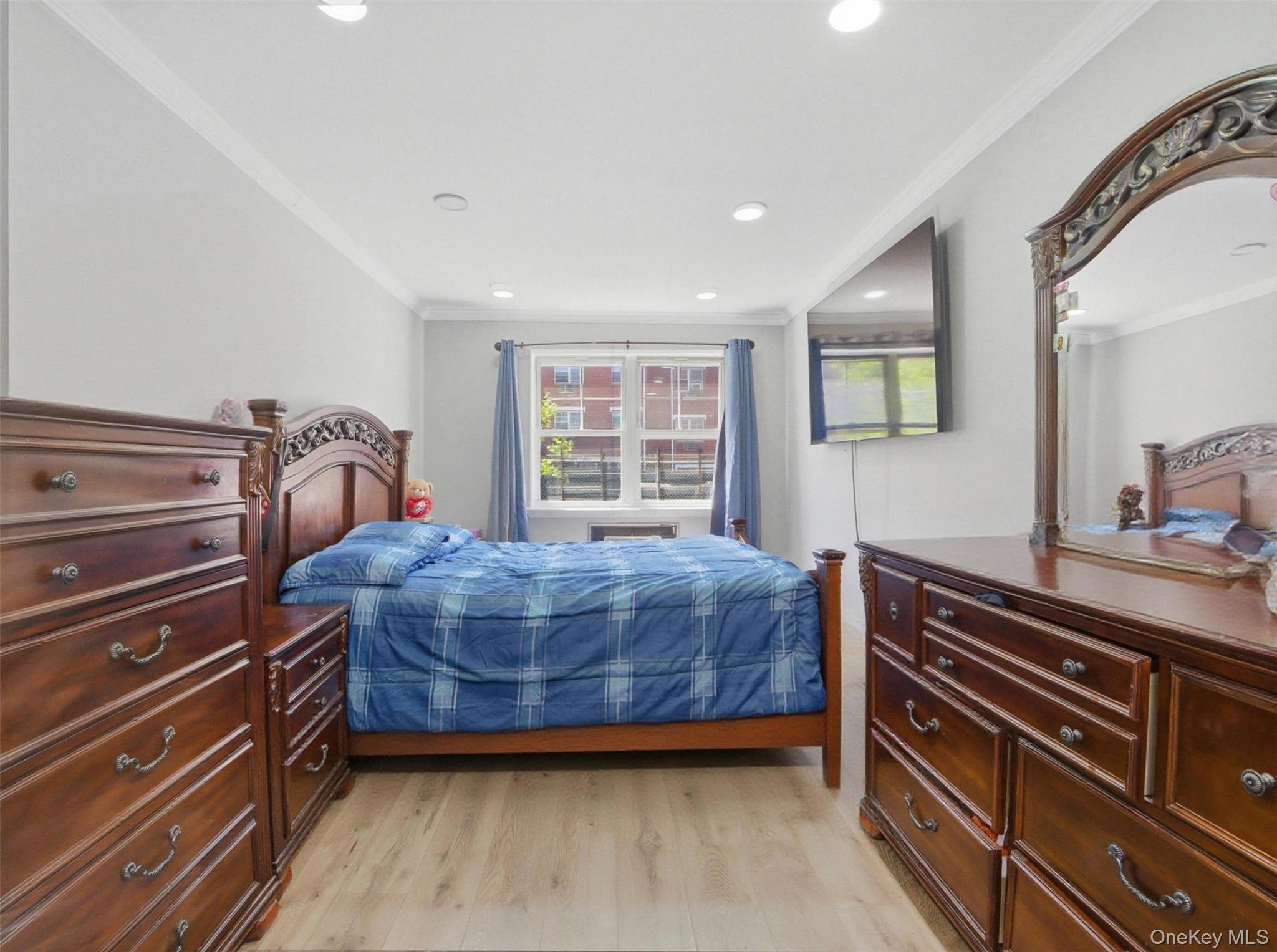 831 Longfellow Avenue Property Photo 28