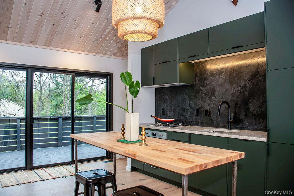 13 Regal Road Property Photo 7