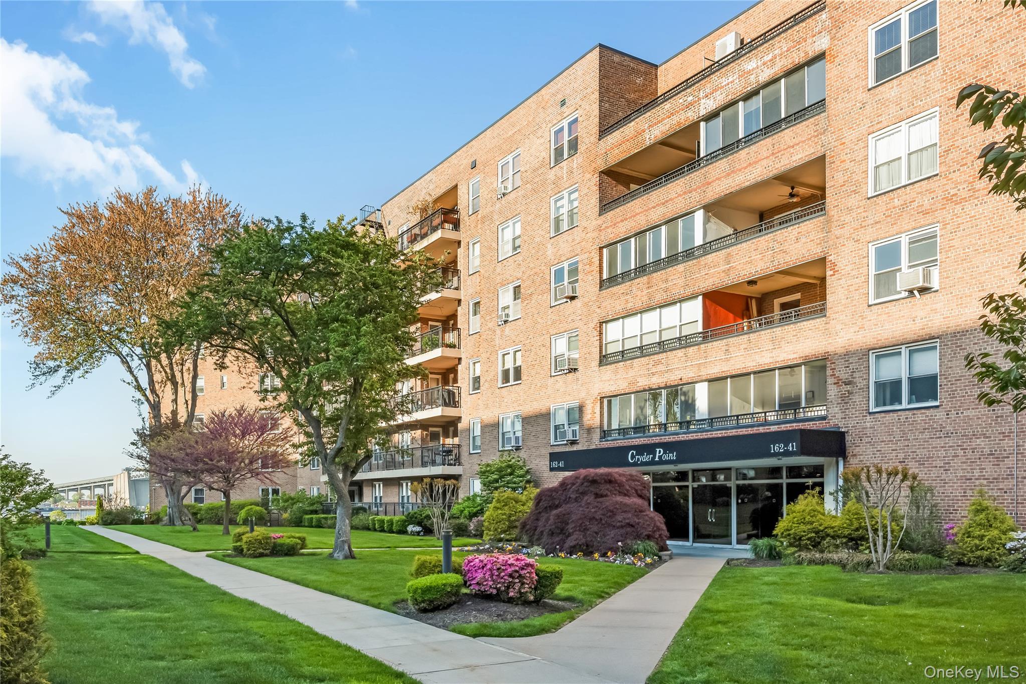 162-41 Powells Cove Boulevard 6s Property Photo 21