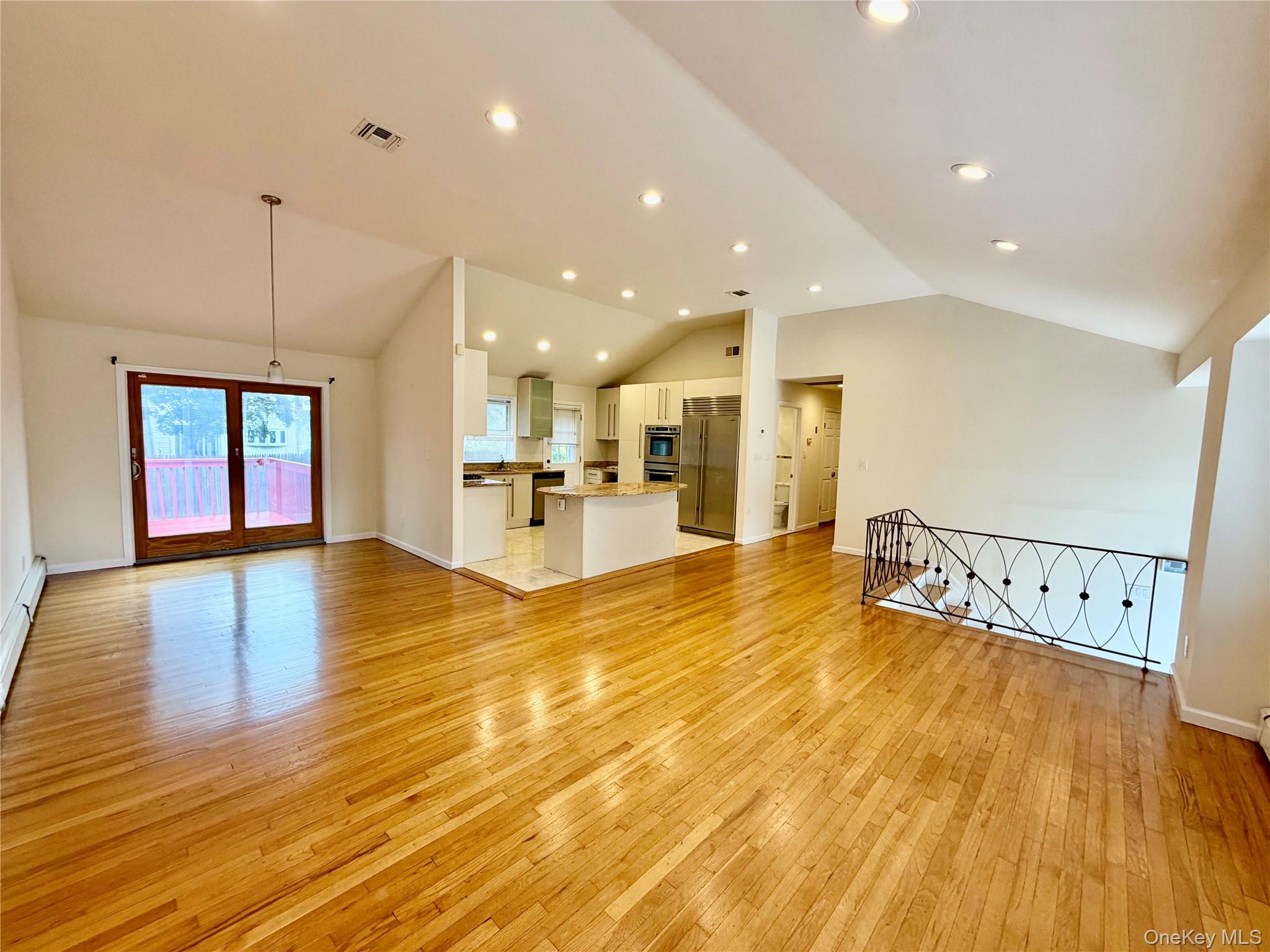 5 Elm Street Property Photo 3