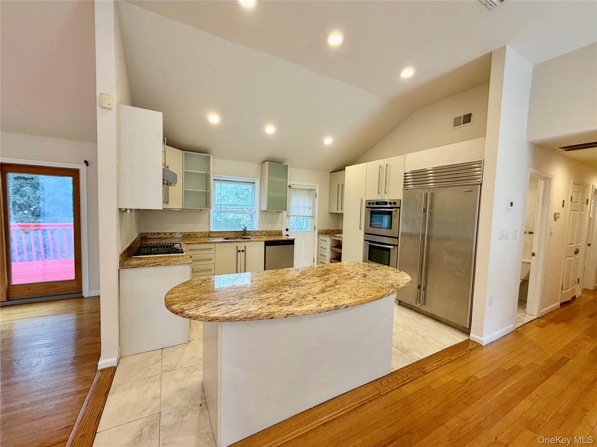 5 Elm Street Property Photo 9