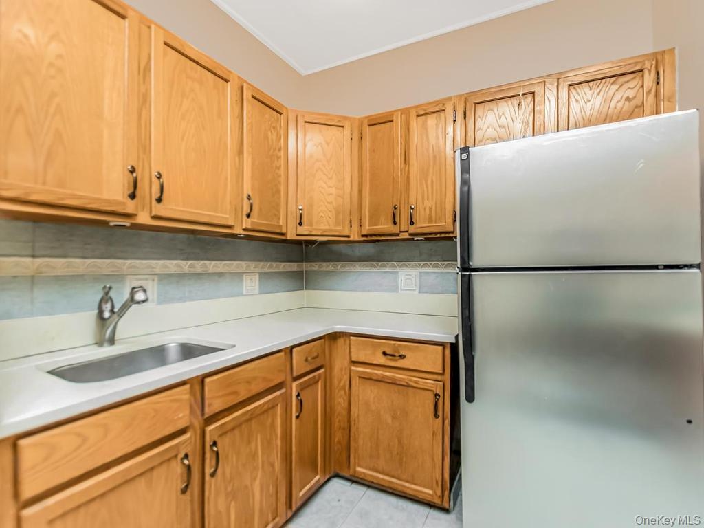 472 Gramatan Avenue O2 Property Photo 6