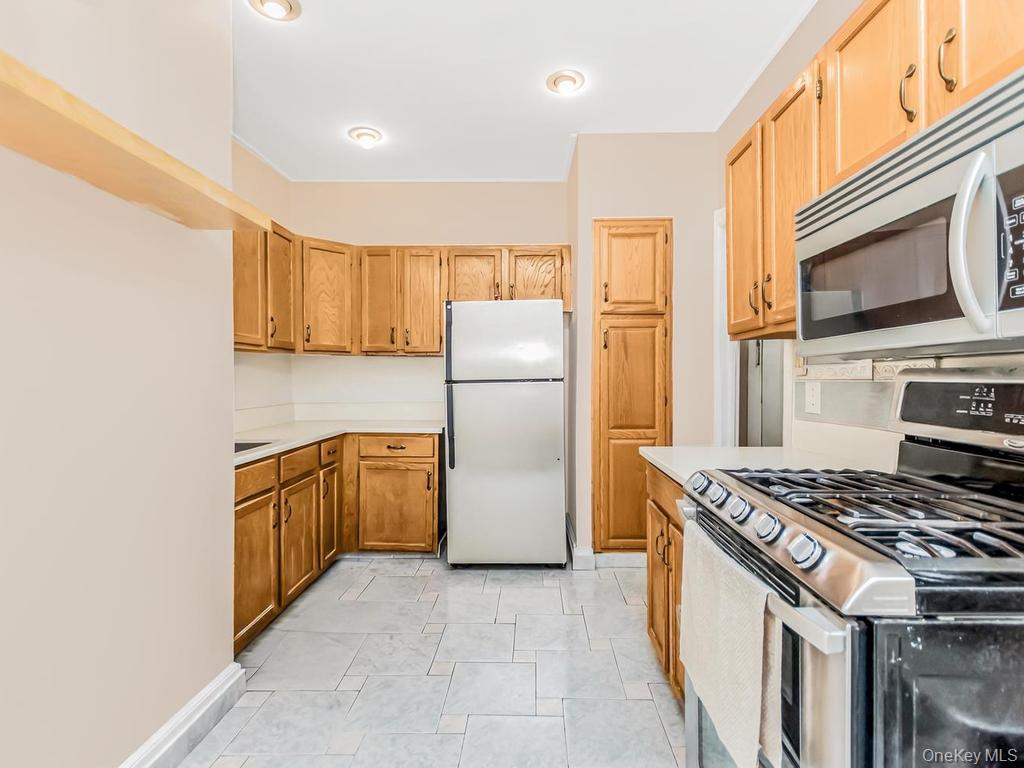 472 Gramatan Avenue O2 Property Photo 7