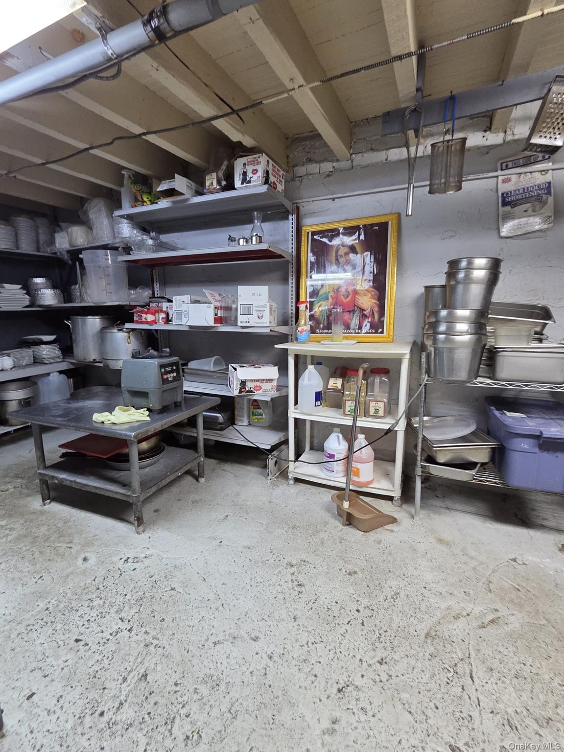 64-06 Roosevelt Avenue Property Photo 8