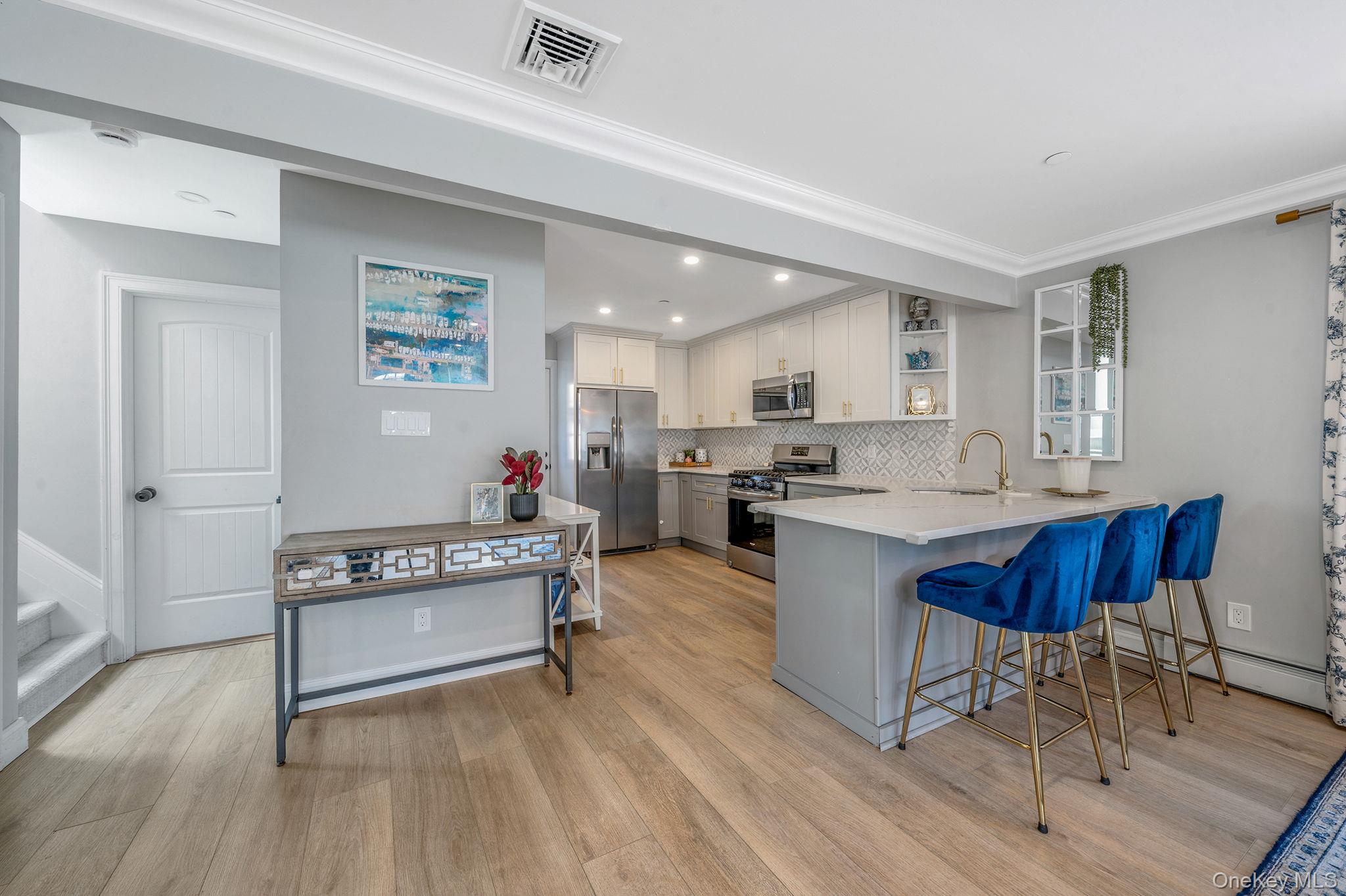 83 California Street Property Photo 8