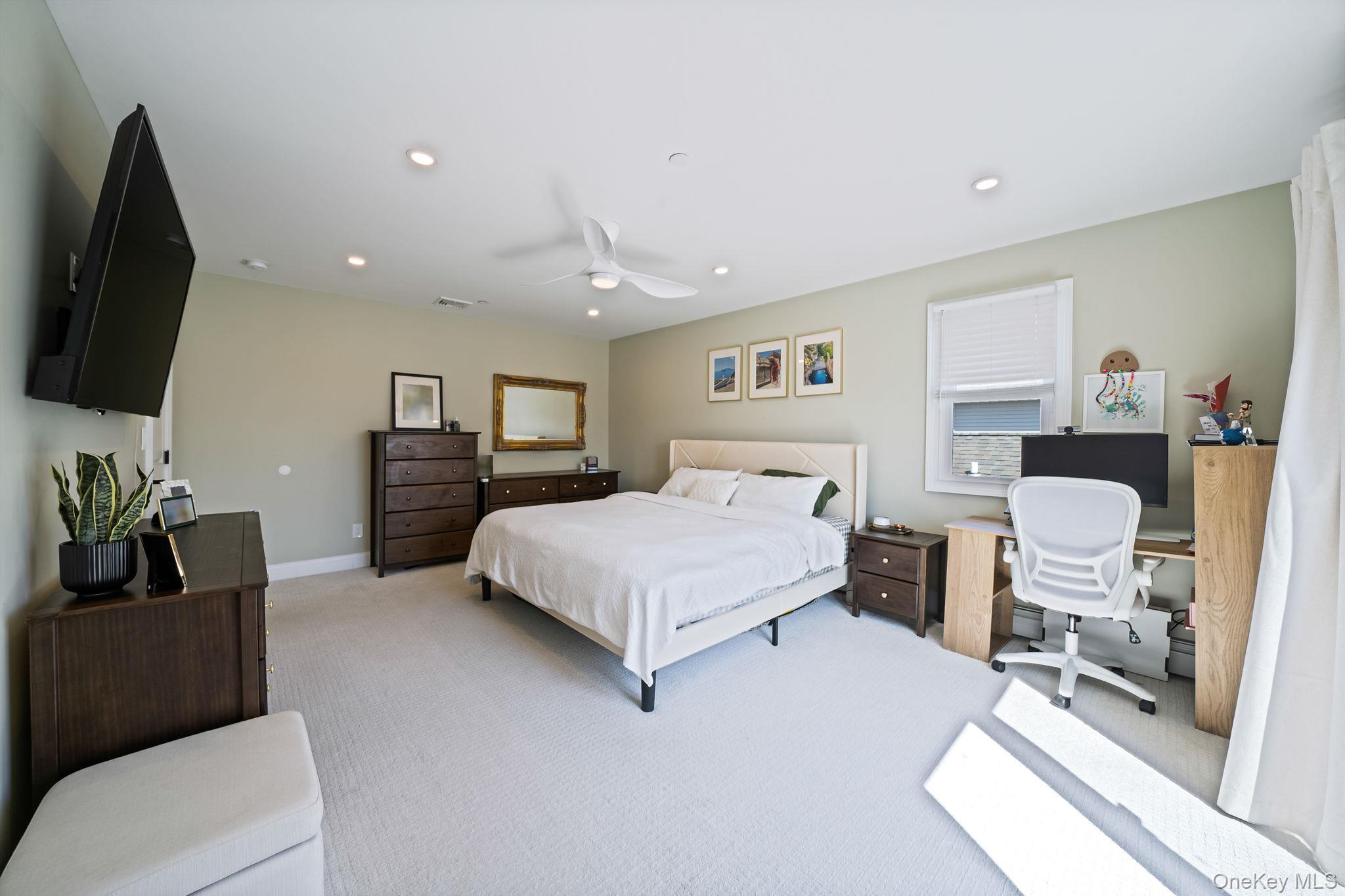 83 California Street Property Photo 14
