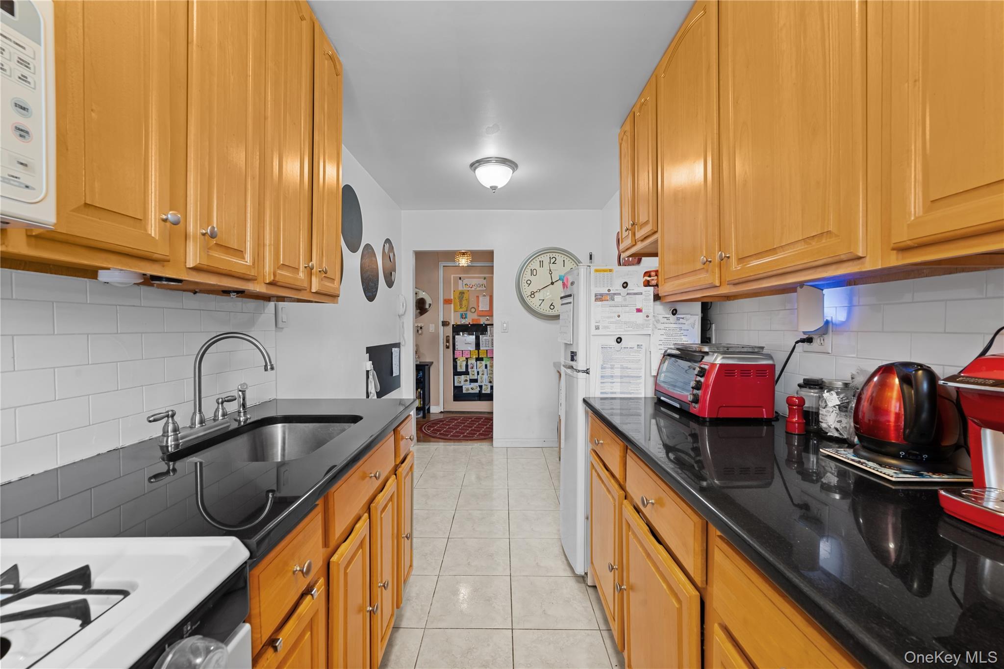 67-30 Dartmouth Street 2s Property Photo 7