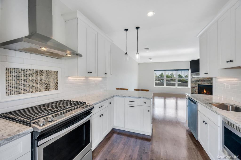 18 Hearthstone Court Property Photo 4