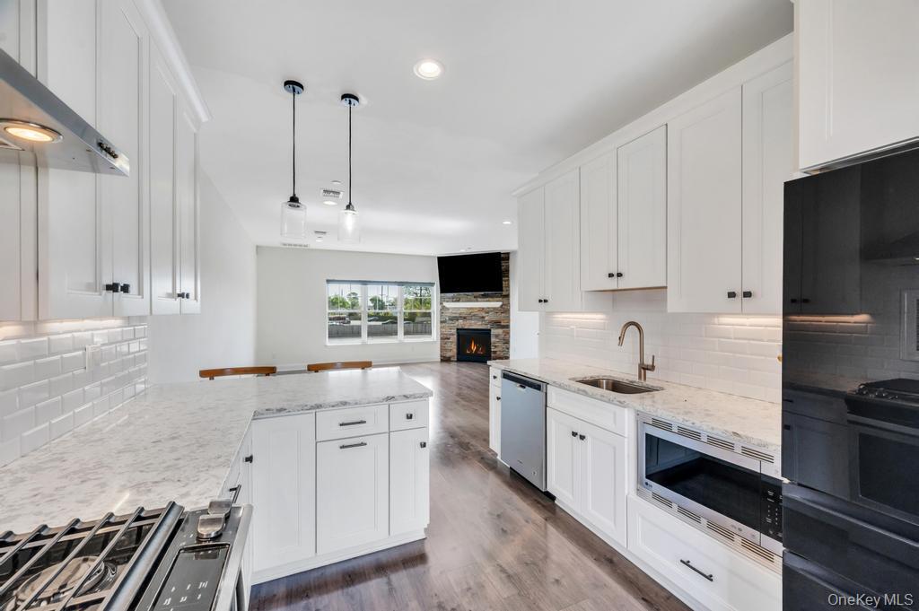 18 Hearthstone Court Property Photo 5