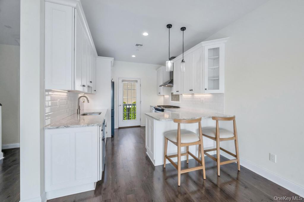 18 Hearthstone Court Property Photo 6