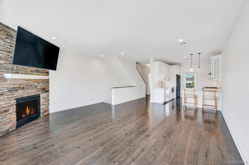 18 Hearthstone Court Property Photo 9
