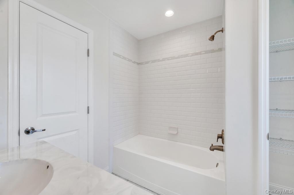 18 Hearthstone Court Property Photo 16