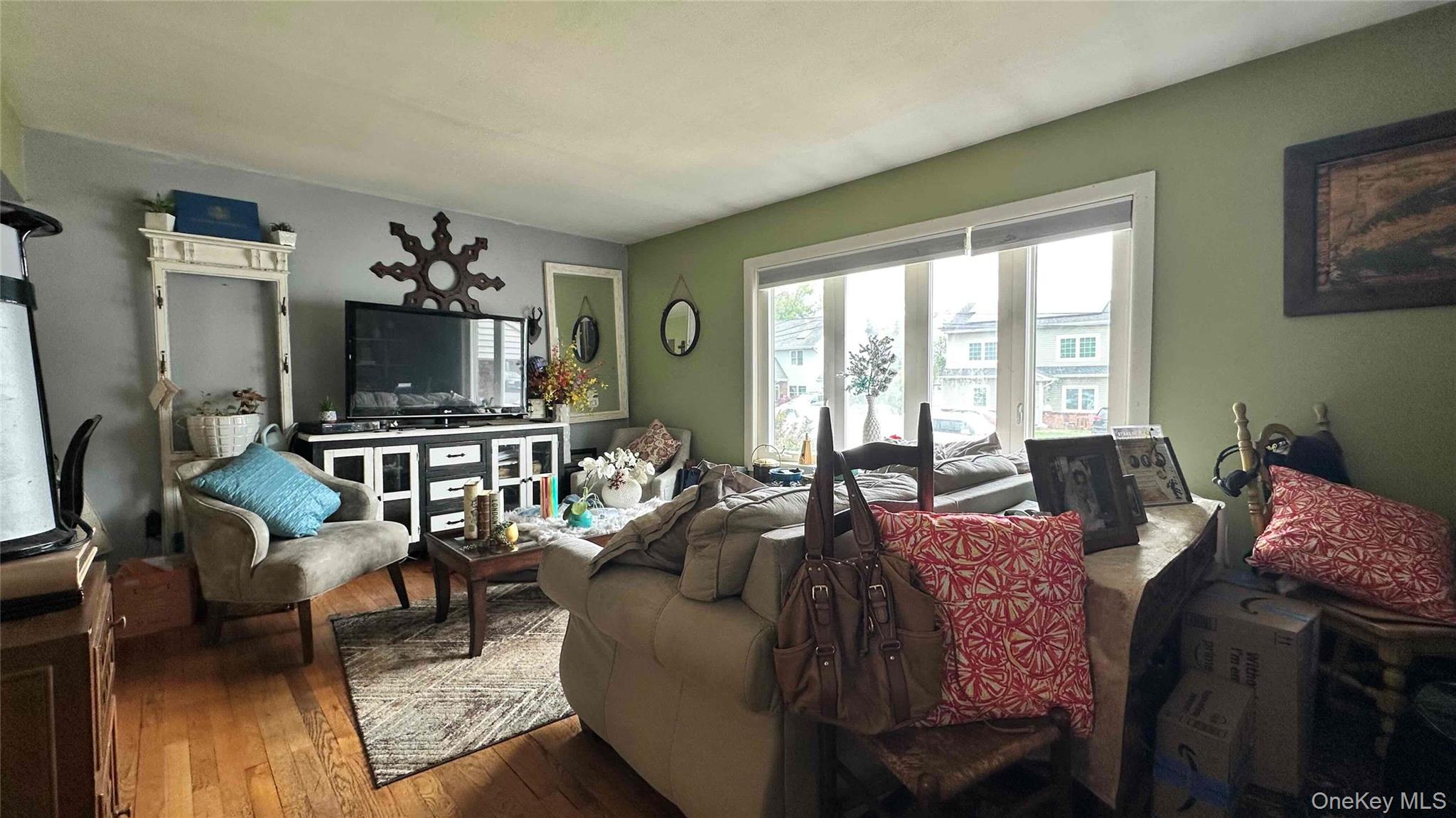 42 Kenwood Avenue Property Photo 3
