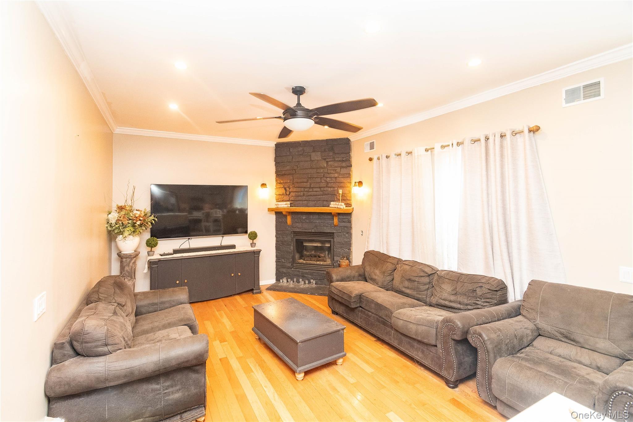 1 Starlight Path Property Photo 6
