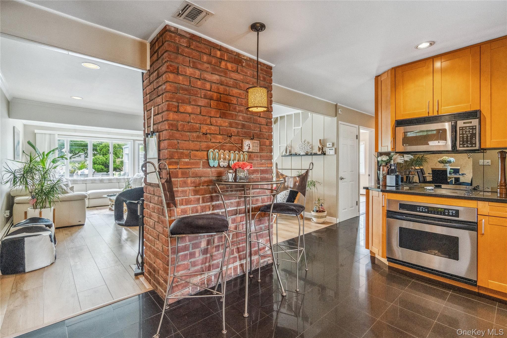 55 Duckpond Drive Property Photo 19