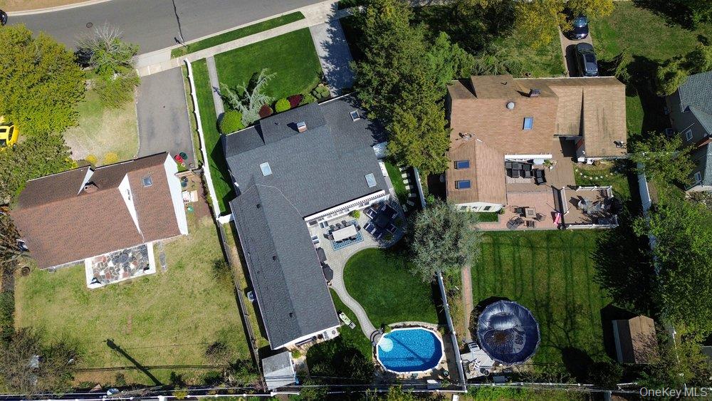 55 Duckpond Drive Property Photo 42